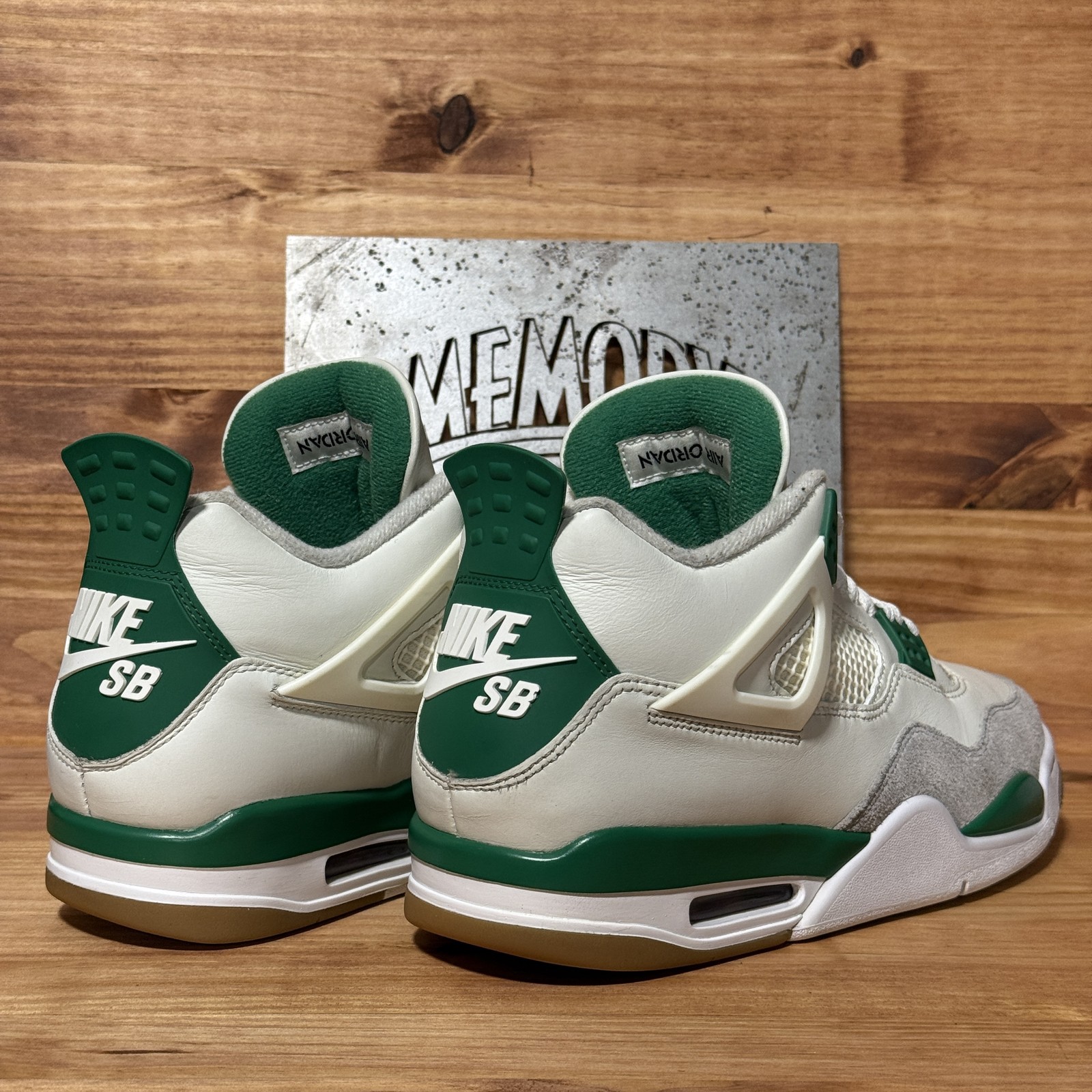 Size 11M/12.5W – Jordan 4 Retro SB Pine Green DR5415-103 Pre-Owned