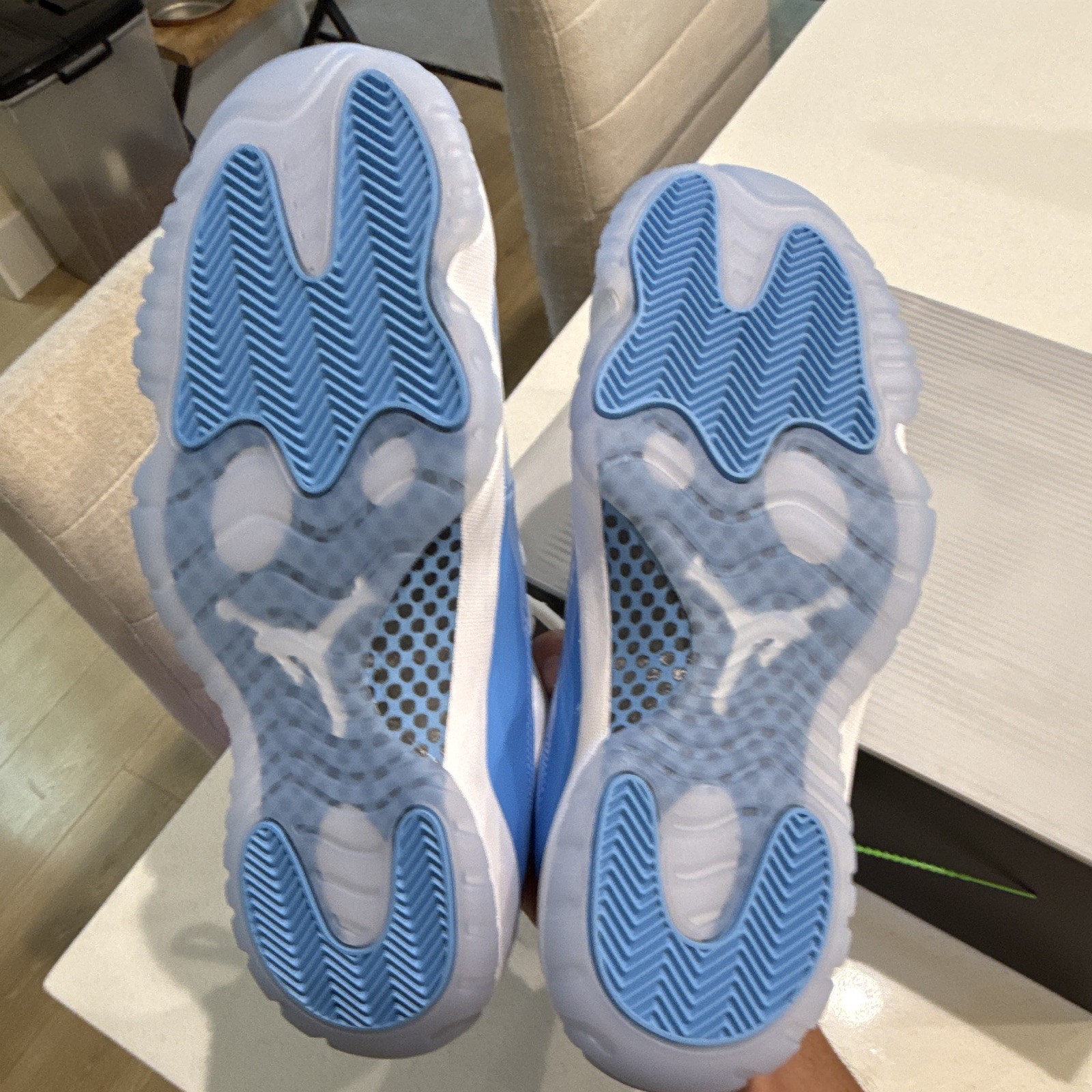 Jordan Air Jordan 11 Retro Low UNC Blue FV5104-100