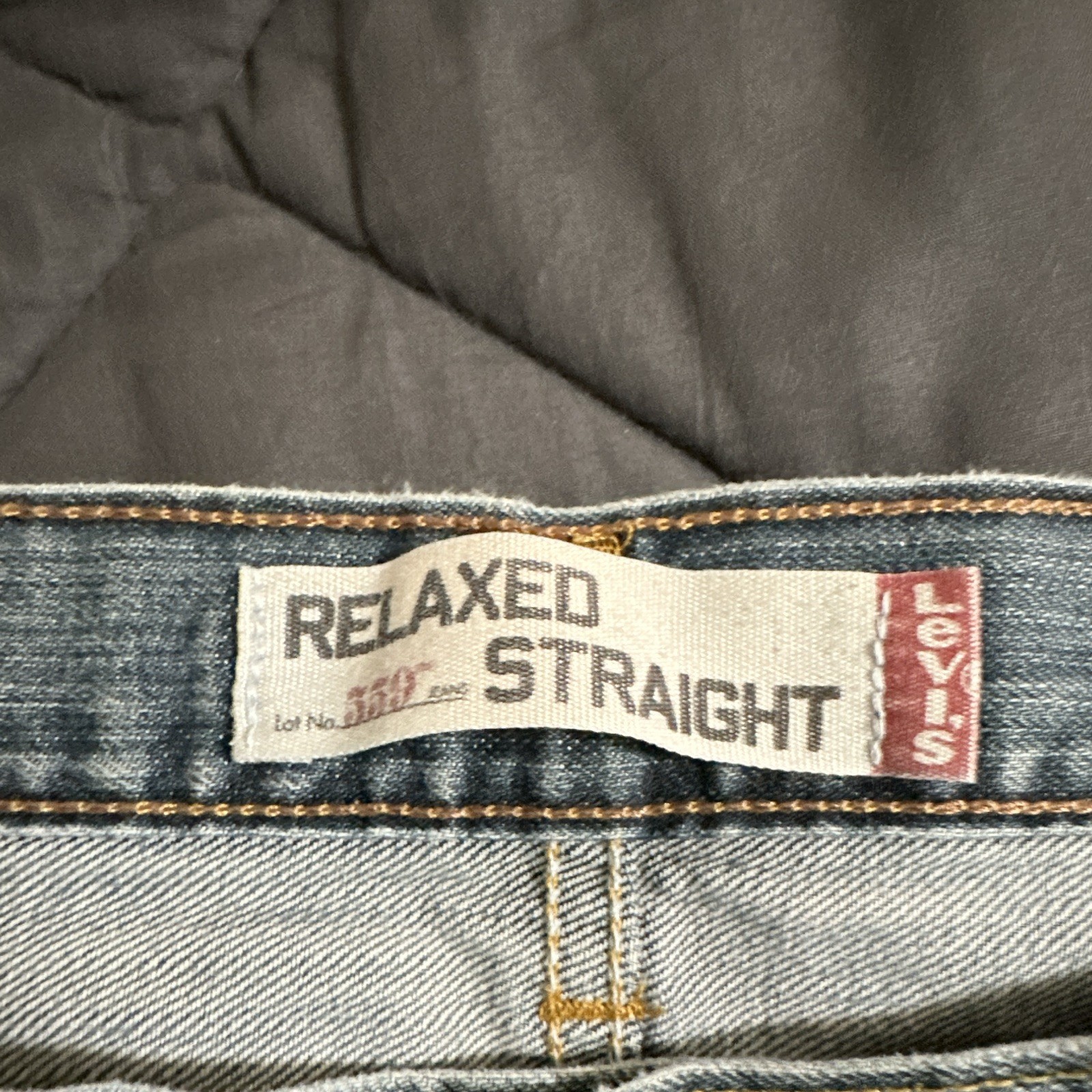 Levi’s Men’s Blue Relaxed Fit Straight Leg Medium Wash Denim Jeans, Mid Rise
