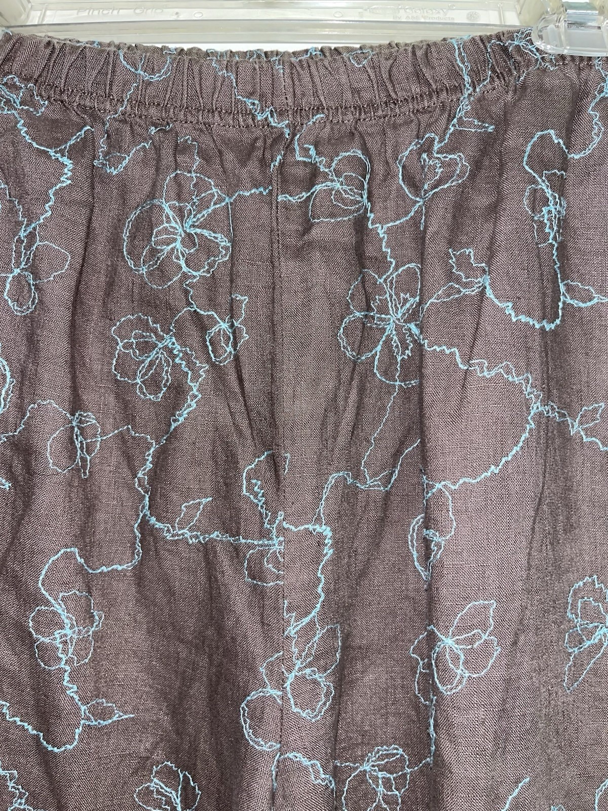 Willow Women’s Brown Linen Wide Leg Pants Blue Floral Embroidered 24″ Inseam