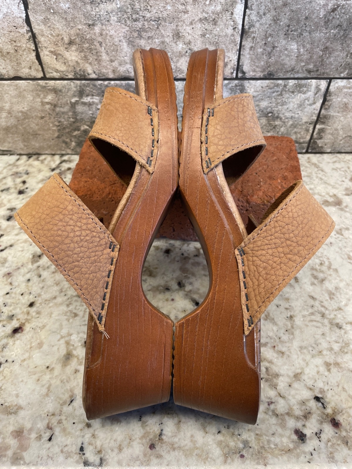 ANNA Made In USA Clogs Sandals 2.25″ Pebbled Tan Brown Leather 2 Strap EUC ~ 11