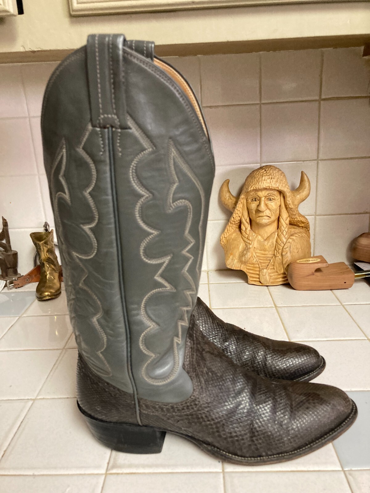 Vintage Sanders Handcrafted Boots Silver Snakeskin & Leather Pull on Men 9 B