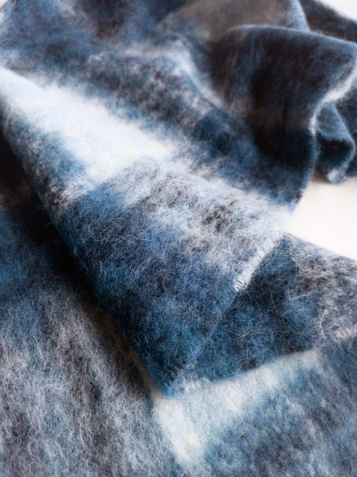 NP~$130 Lacoste Alpaca Scarf, Soft, Thick, Hairy! checked blue grey, warm scarf