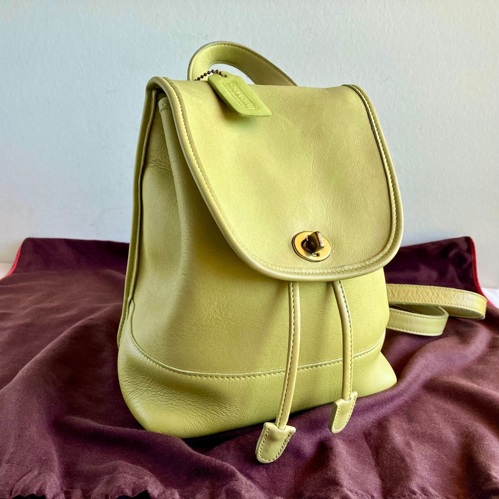 COACH Vintage Daypack Drawstring Turnlock Backpack Lime Green Leather USA Auth