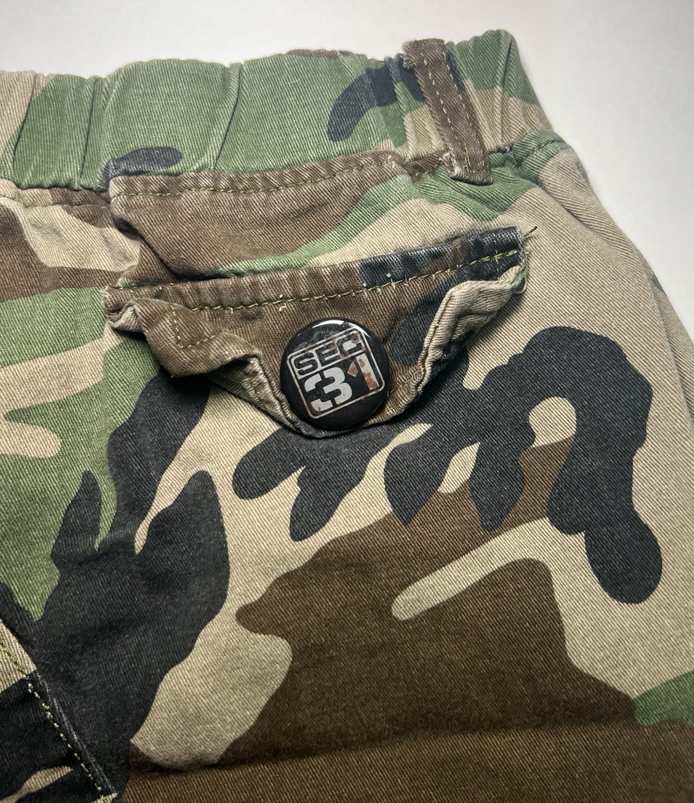 SEC 31 Y2K Woodland Camo Cargo Shorts Mens Elastic Waist Cut Off 16