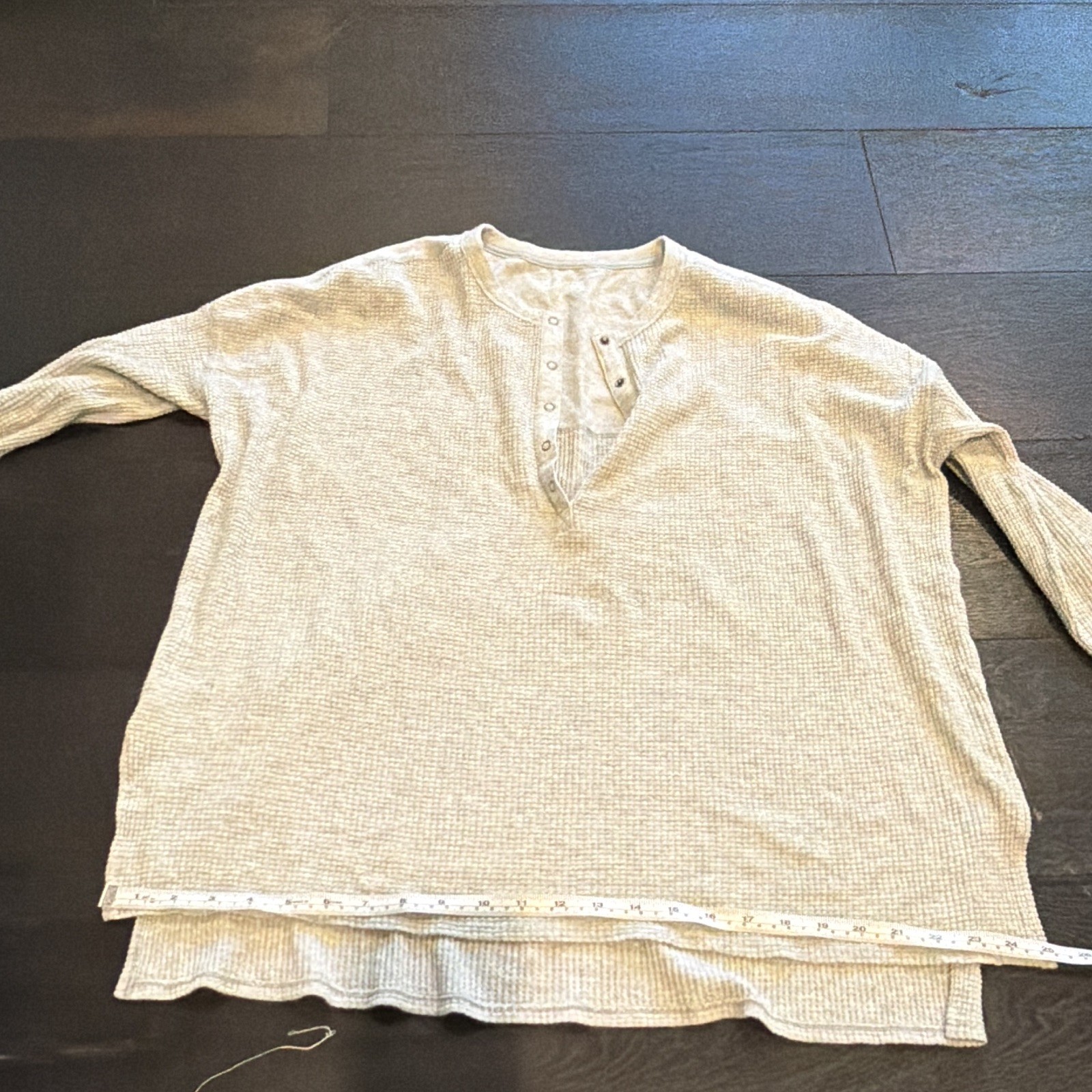 OFFLINE by Aerie Beige Solid Knit Henley Button Long Sleeve Top Regular M
