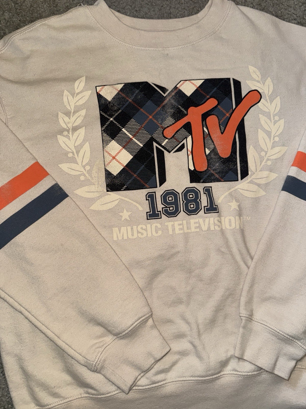 MTV 1981 Argyle Sweatshirt Double Striped Sleeves Beige Women’s Small