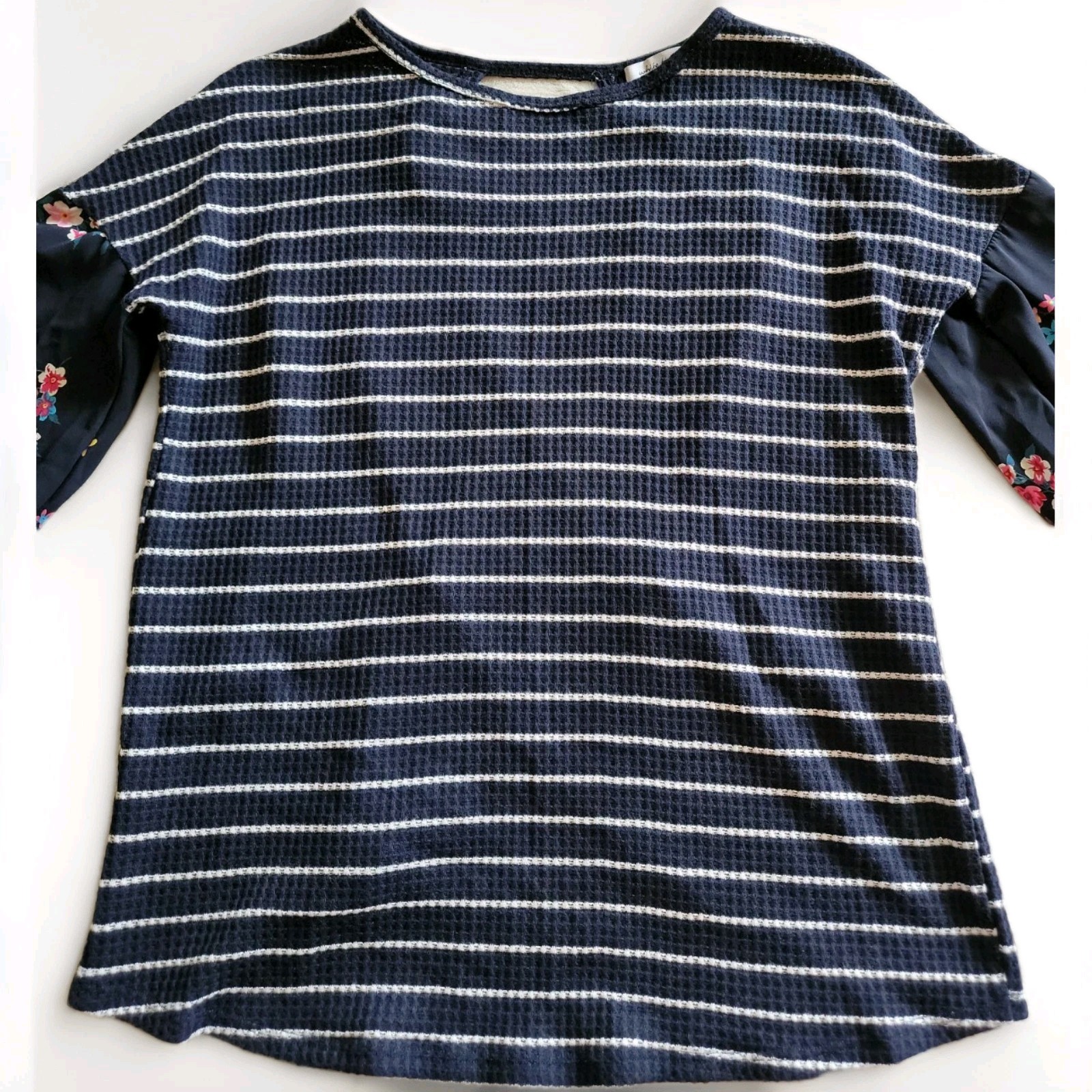 Women’s WHITE BIRCH Navy/White stripe/¾ Floral Sleeve Tunic Top Size M. C35