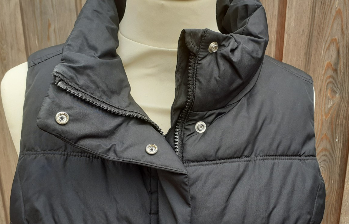 Gap Zipped Bodywarmer Padded Gilet Black Sleeveless Size Small Charity Sale