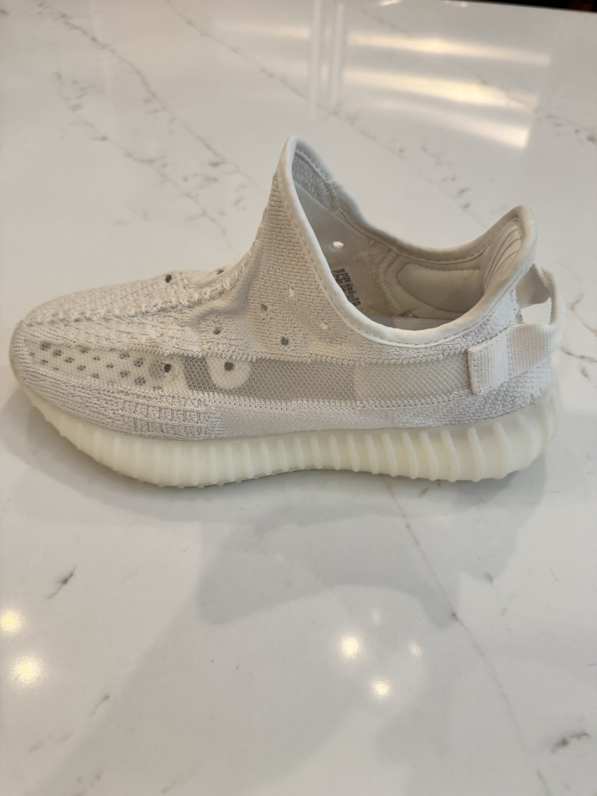 adidas Yeezy Boost 350 V2 – Pre-Owned – Great Condition – Includes Extra Laces