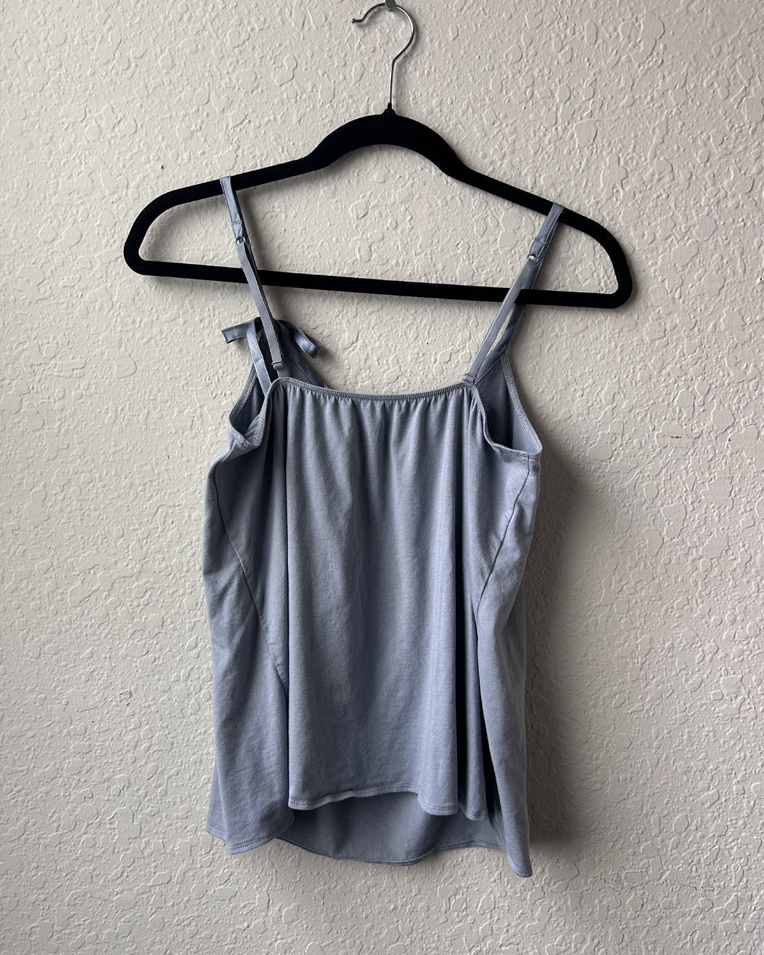 Vintage 2000s/ Y2K Woman’s Victoria’s Secret Blue Cami Top with Bow (Size: XS)