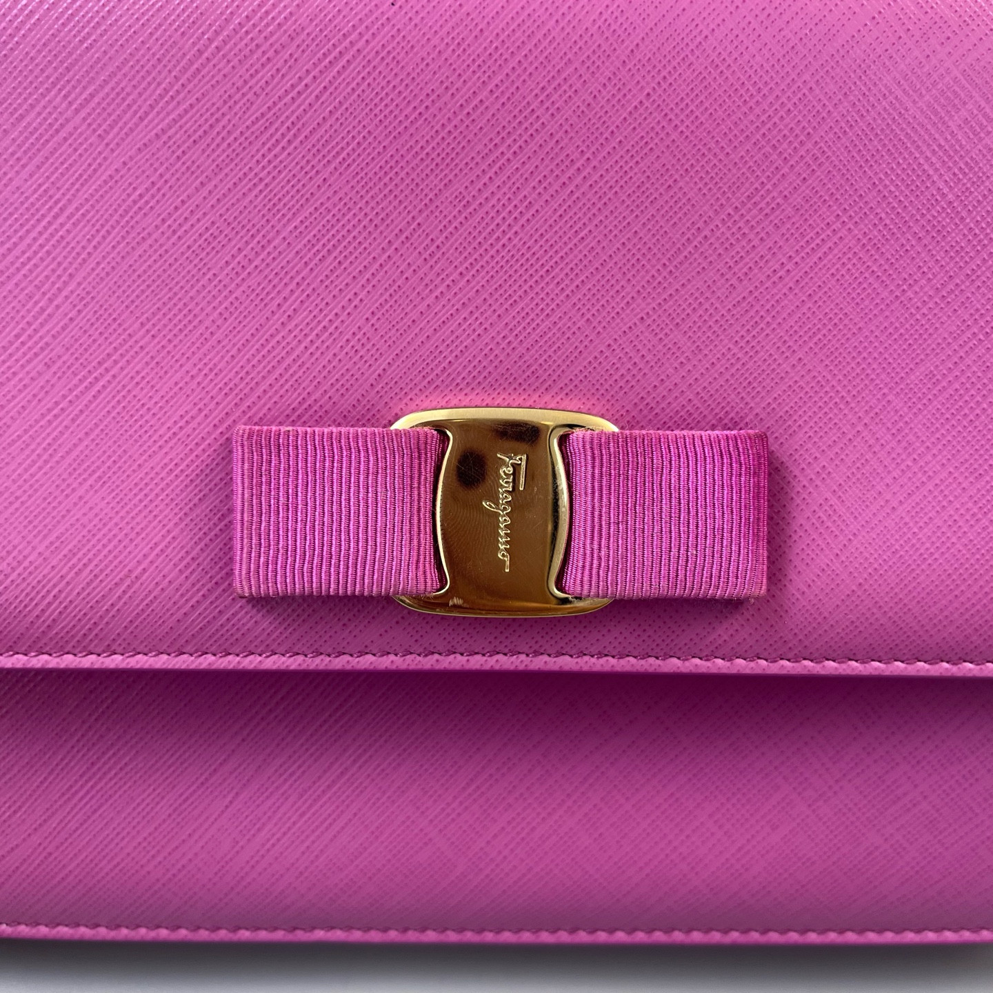 Authentic Salvatore Ferragamo Viva Bow Bag Calfskin Leather Shoulder Bag Rose