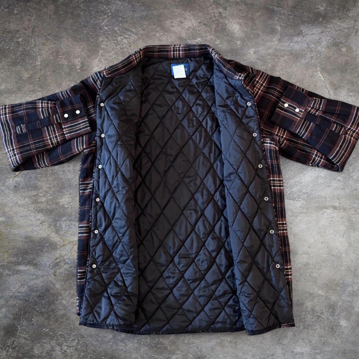 Wrangler Quilted Pearl Snap Long Sleeve Flannel Men’s Size Large Shacket 75108AA