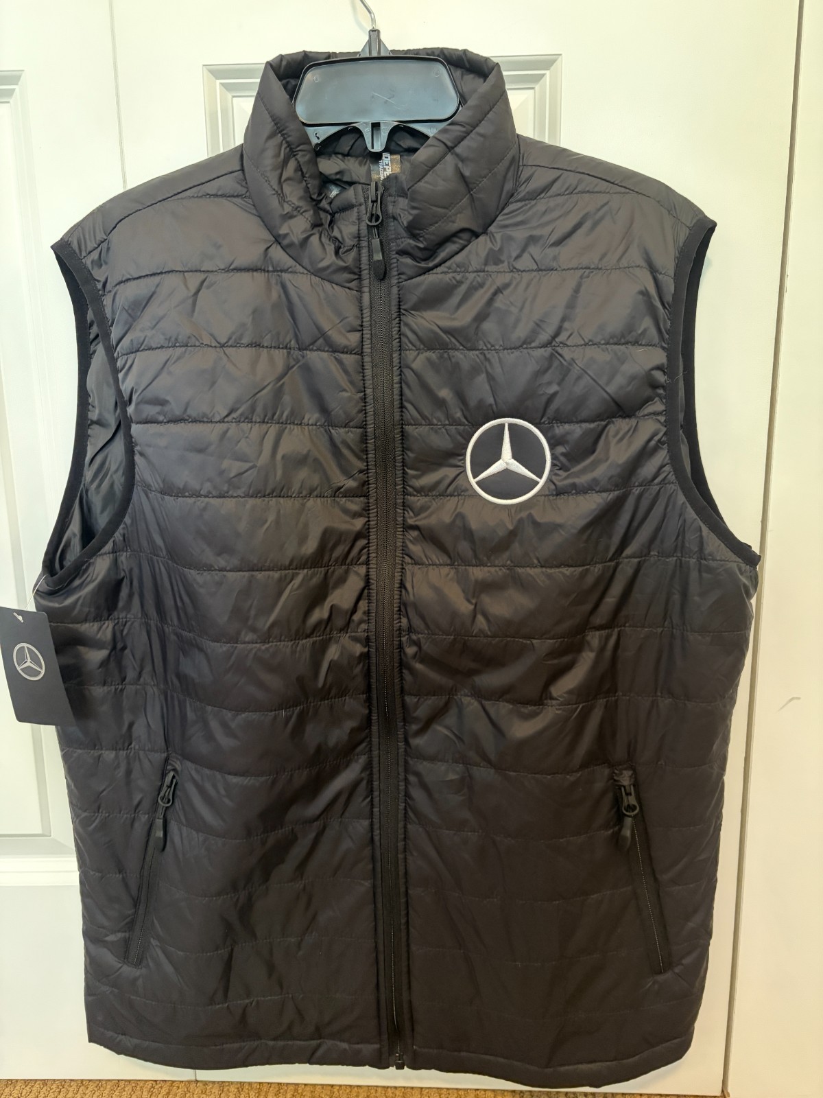 **NEW** Mercedes-Benz Puffer Vest Size Small Black Full Zip Embroidered Logo