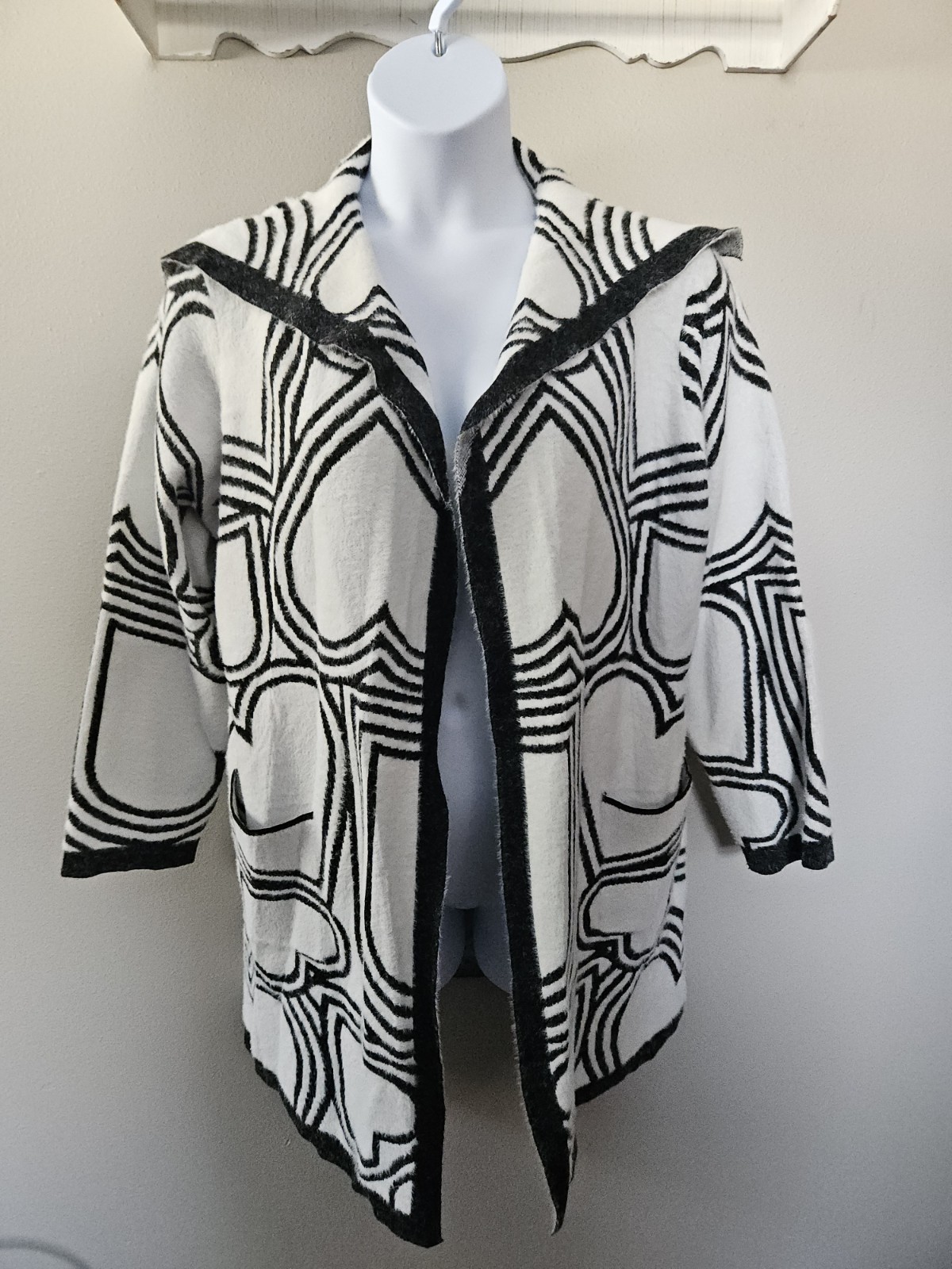 LOVE + LUXE Long Cardigan Black + White Fuzzy Eyelash Knit Women’s XL NWOT