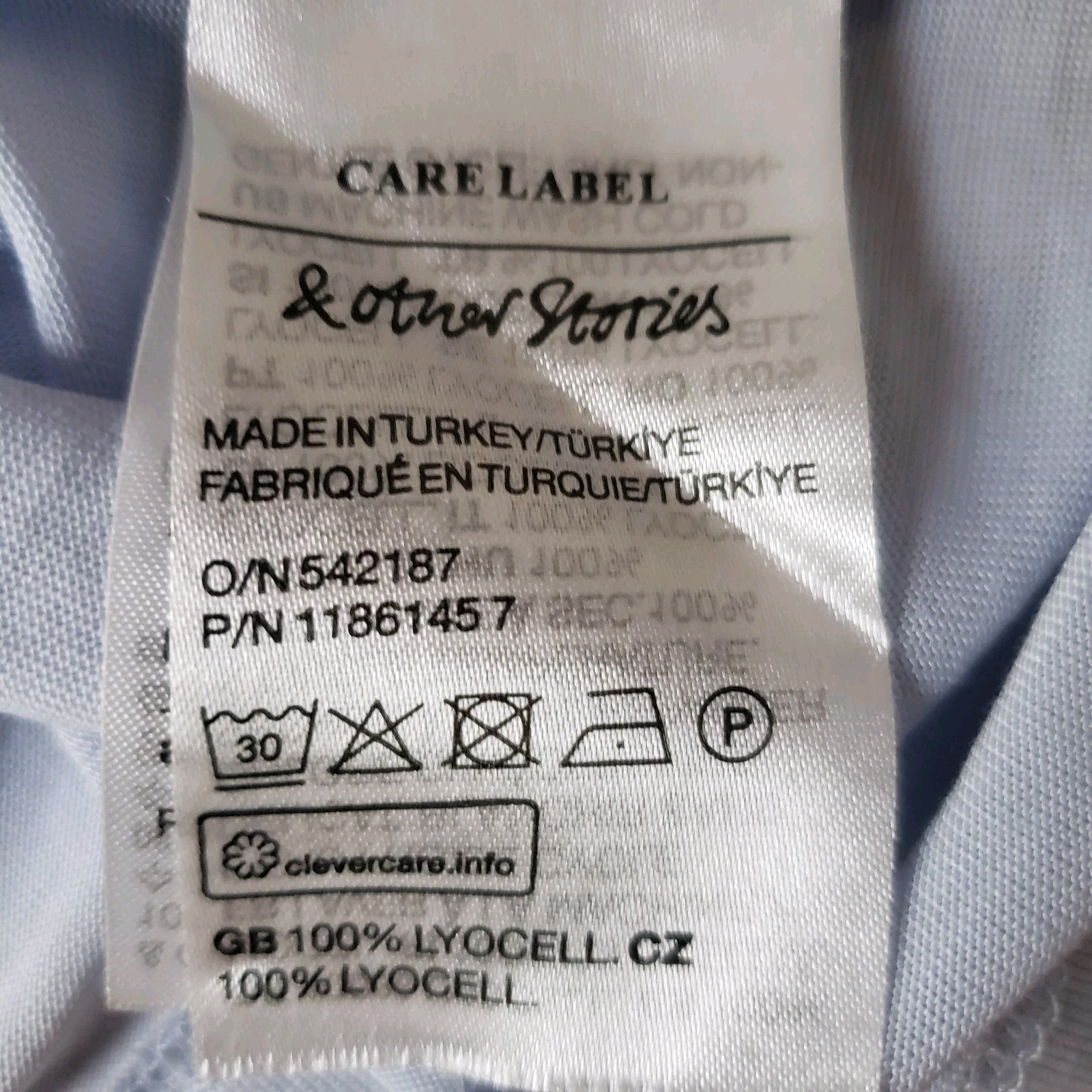 & Other Stories Athleisure T‑Shirt Womens M Light Blue Lyocell V‑Neck S/Sleeve