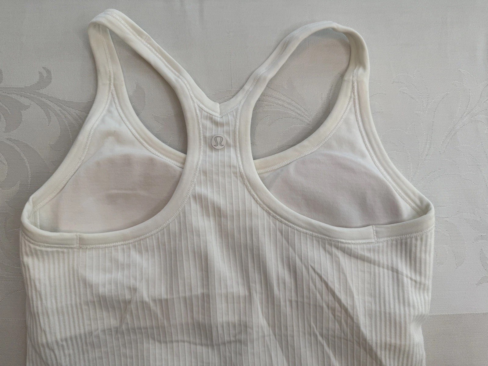 Lululemon Ebb To Street Tank Top Racerback athletic workout Size 6 B/C cup WHITE