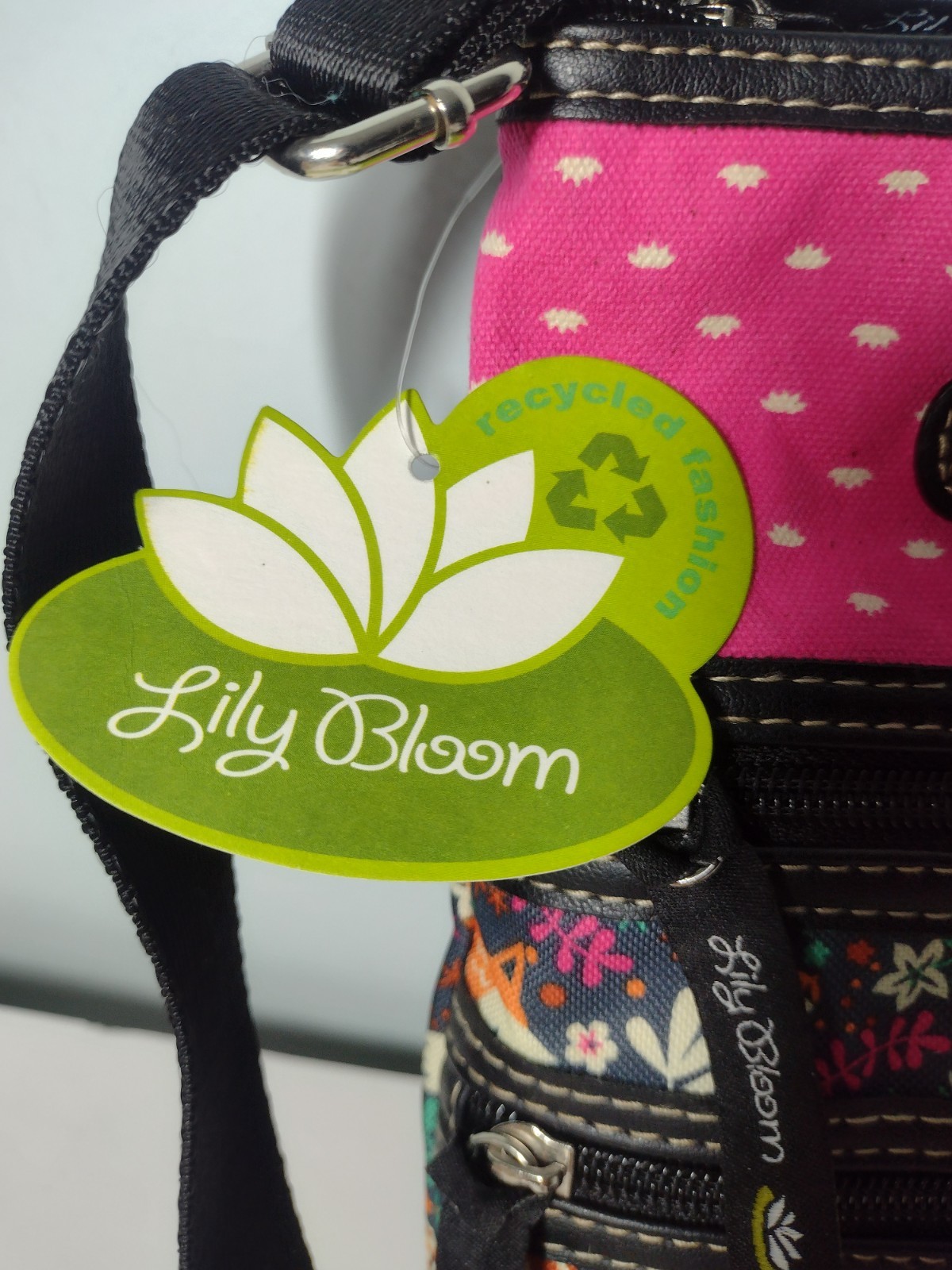 NEW Lily Bloom Multi Pocket Crossbody Bag Foxy Lady Eco Friendly Woodland READ