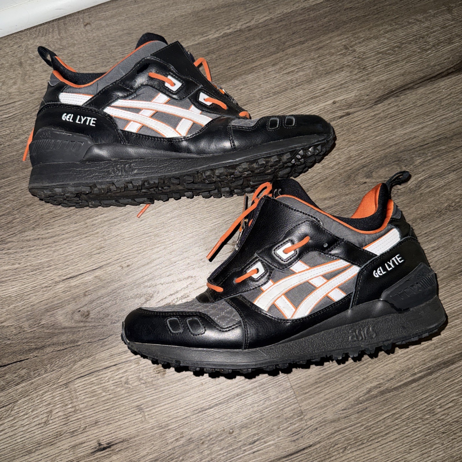ASICS Gel Lyte Zip MT Hiking Boots Black Bomber Orange Quickstrike Mens Size 11