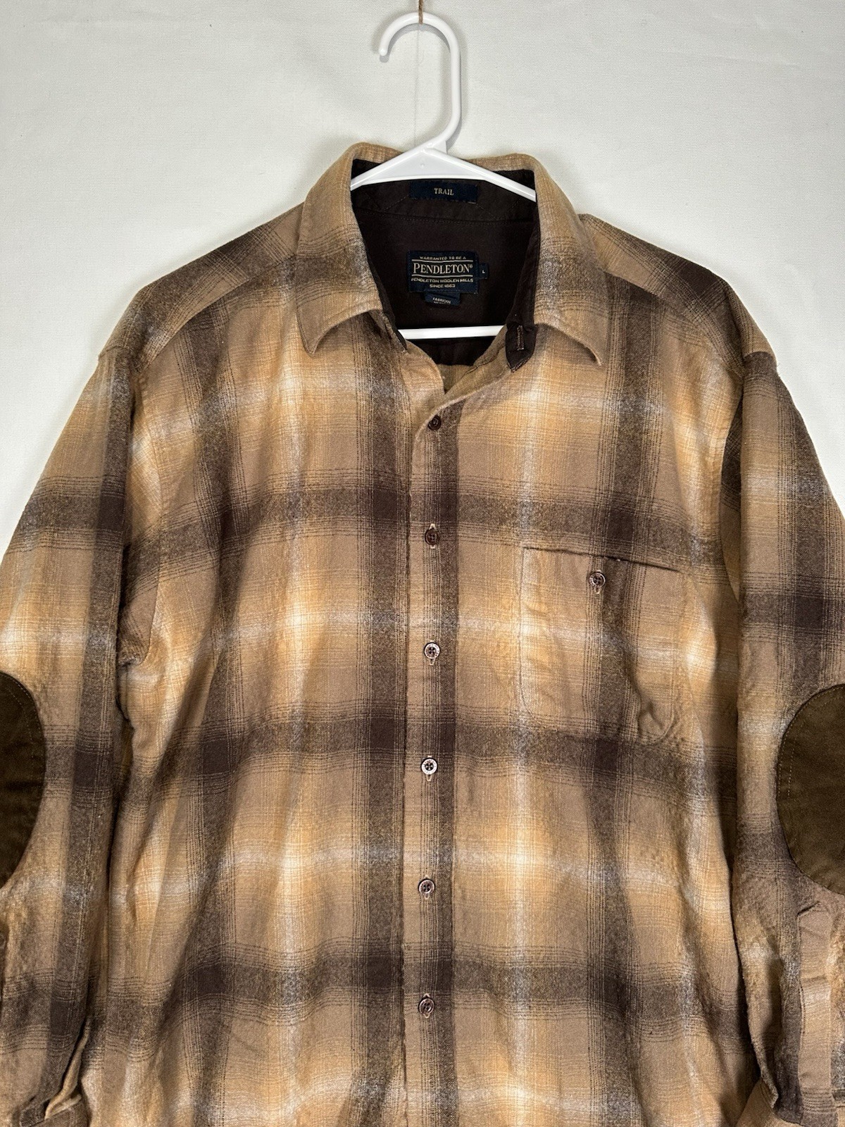 VTG Pendleton Trail Shirt Men’s Large Brown Plaid Virgin Wool Elbow Patches