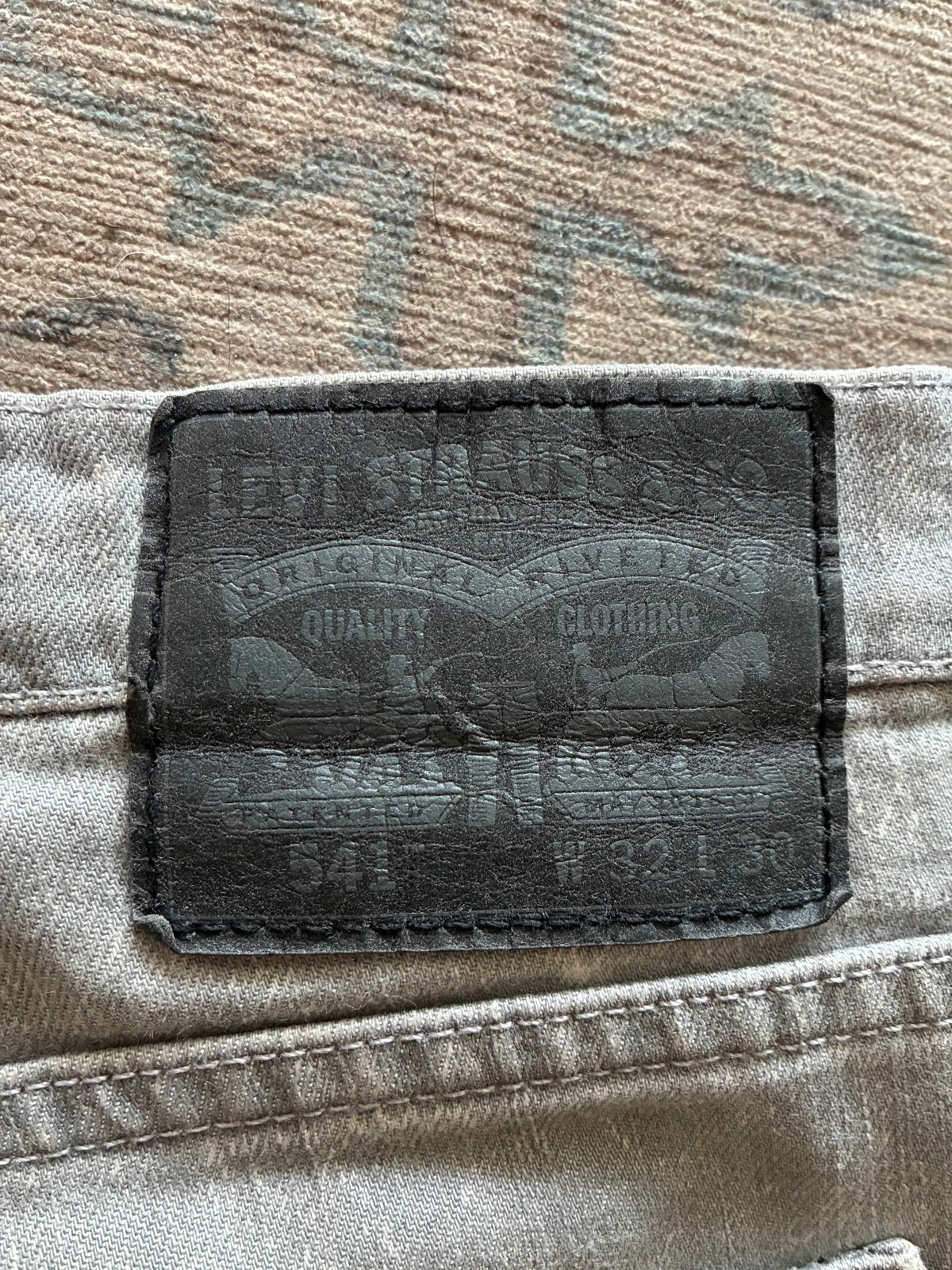 Levis Jeans Mens 32 X 30 Gray 541 Bleach Distressed Acid Wash Straight Athletic