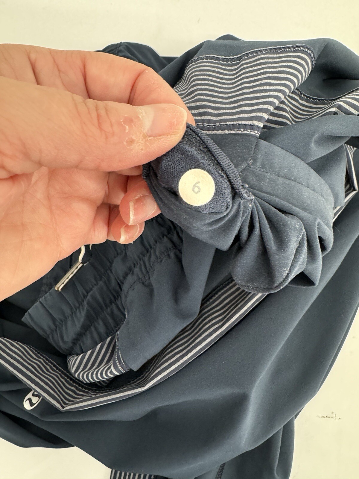 LULULEMON Lightweight Swift Fabric Side Stripes Jogger Pants Size 6