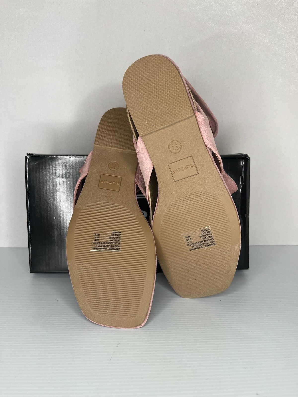 Scoop Sandals Womens Size 11 Pink Wrap Flip Flop Faux Suede Ankle Wrap NEW Box