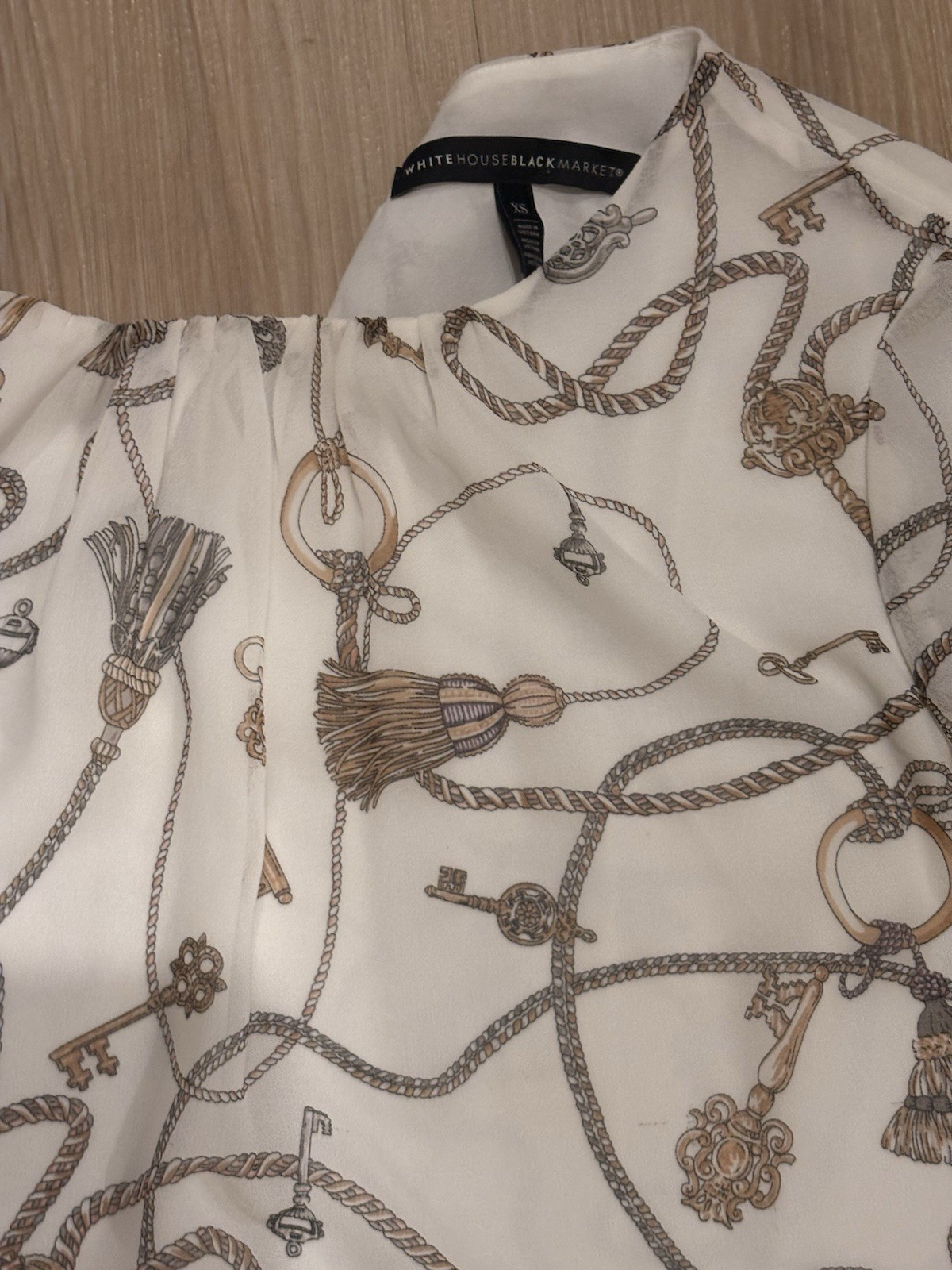 White House Black Market Women’s White Rope Key Print Round Neck Blouse XS
