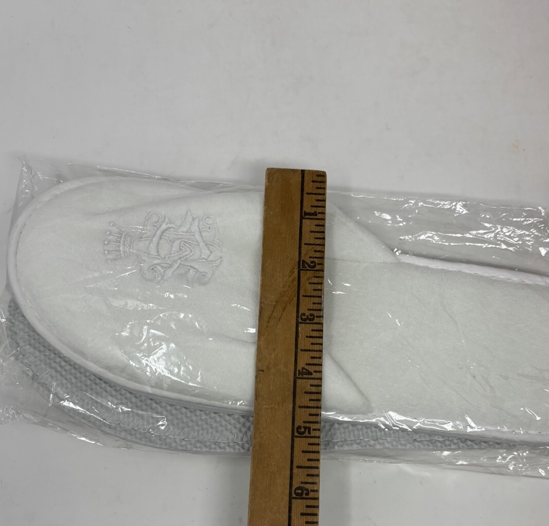 Slippers Large Unisex White Hotel Airline Slip on 12″ Lg x 4 1/2 in NEW Logo
