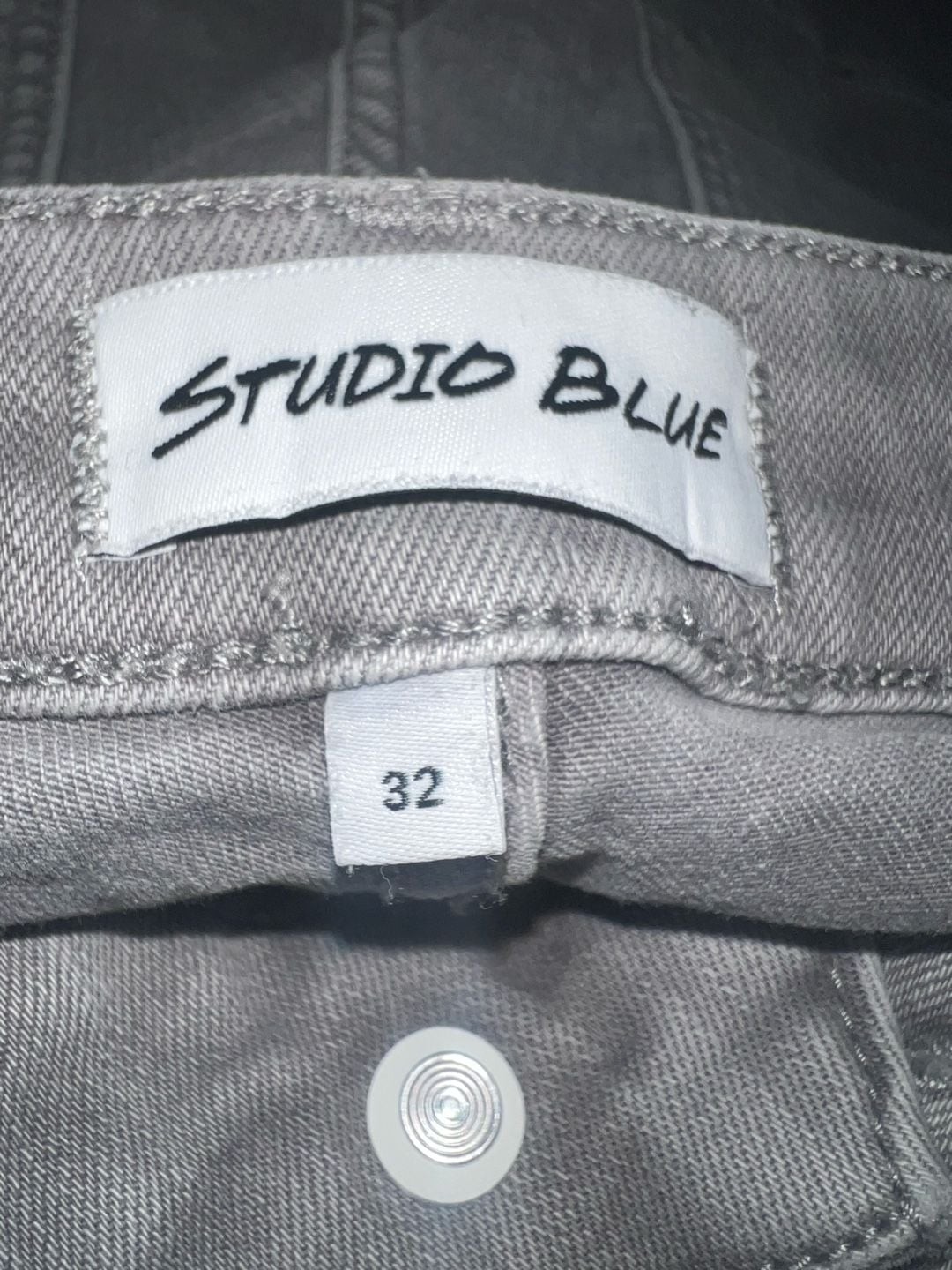 Studio Blue High-Rise Wide Leg Carpenter Jeans in Grey