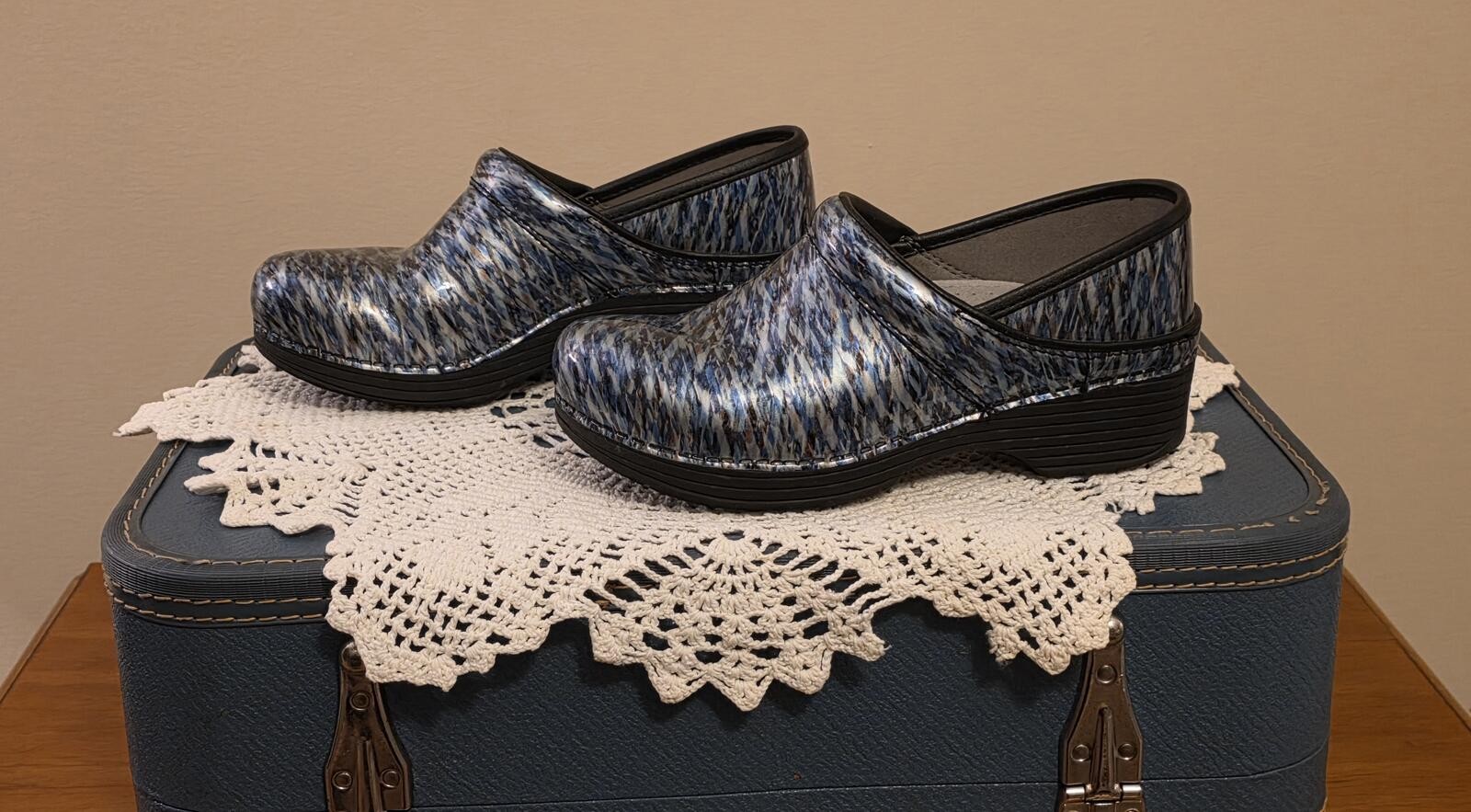 Dansko Professional Clogs Womens EU 36/US 5.5-6 Blue Marbled