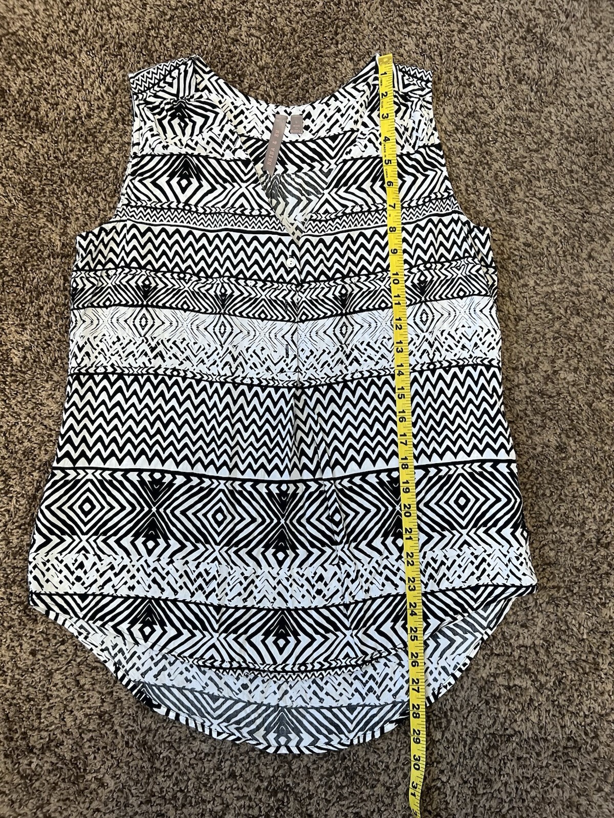 Brina & Em Rayon sleeveless blouse for women. Black and white size large
