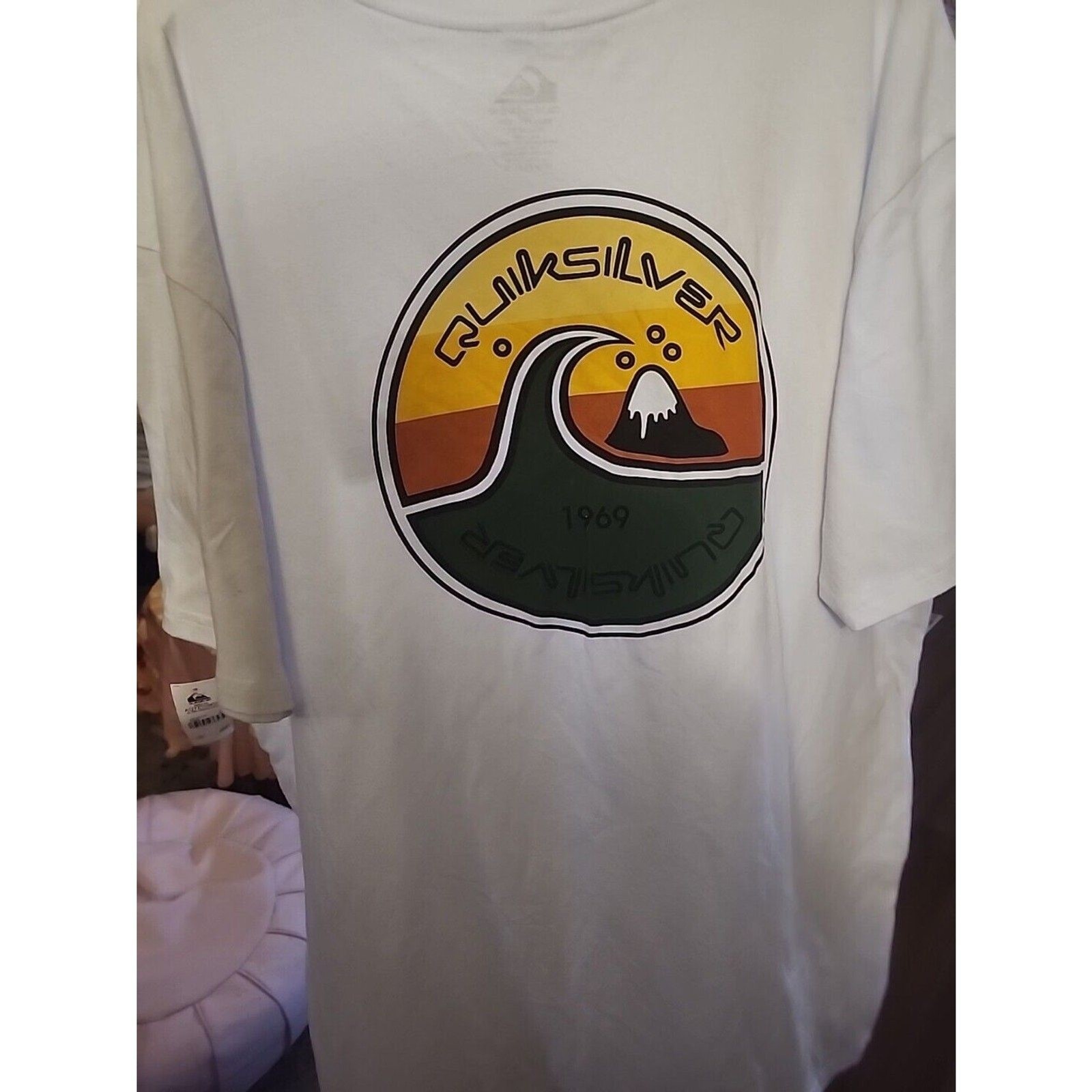 Quicksilver Surf Shirt Sz Medium In The Groove CR6 Excellent NWT Beach Classic
