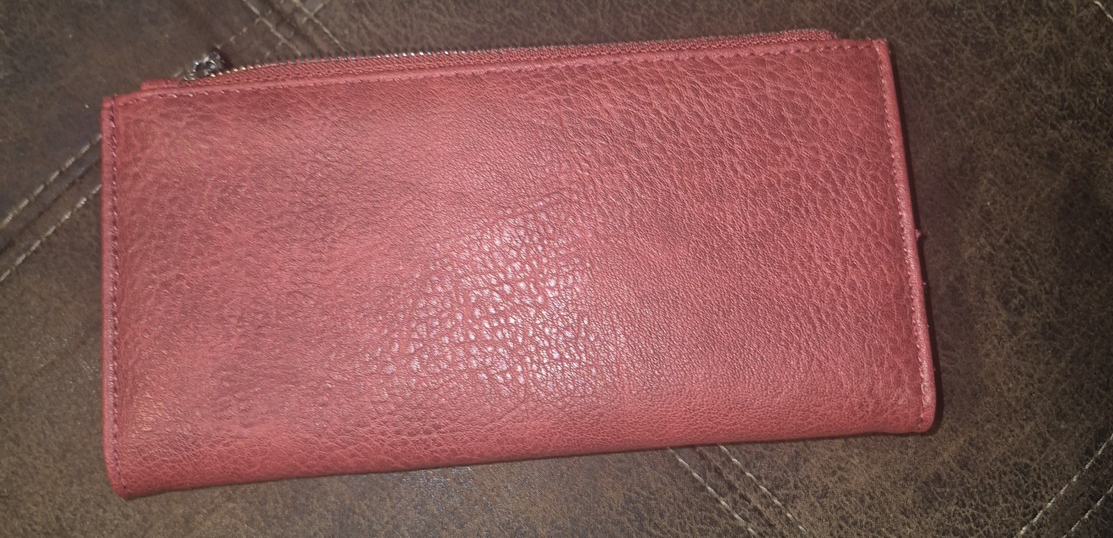 Wrangler Zip-Around Wallet Red Floral Western Credit Card Folding Inner Pockets