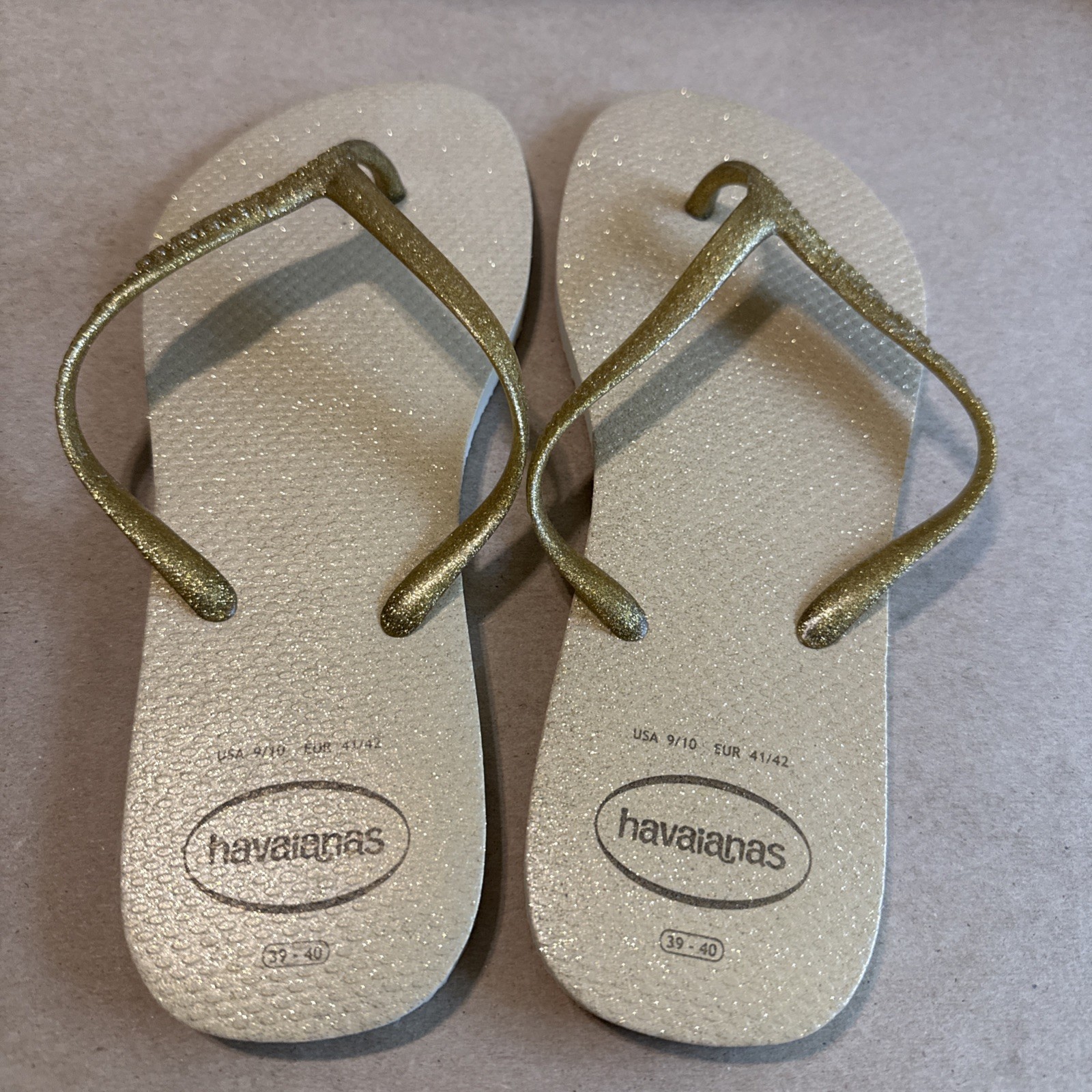HAVAIANAS Slim Gold with Glitter Footbed and Glitter Straps 39/40 – New