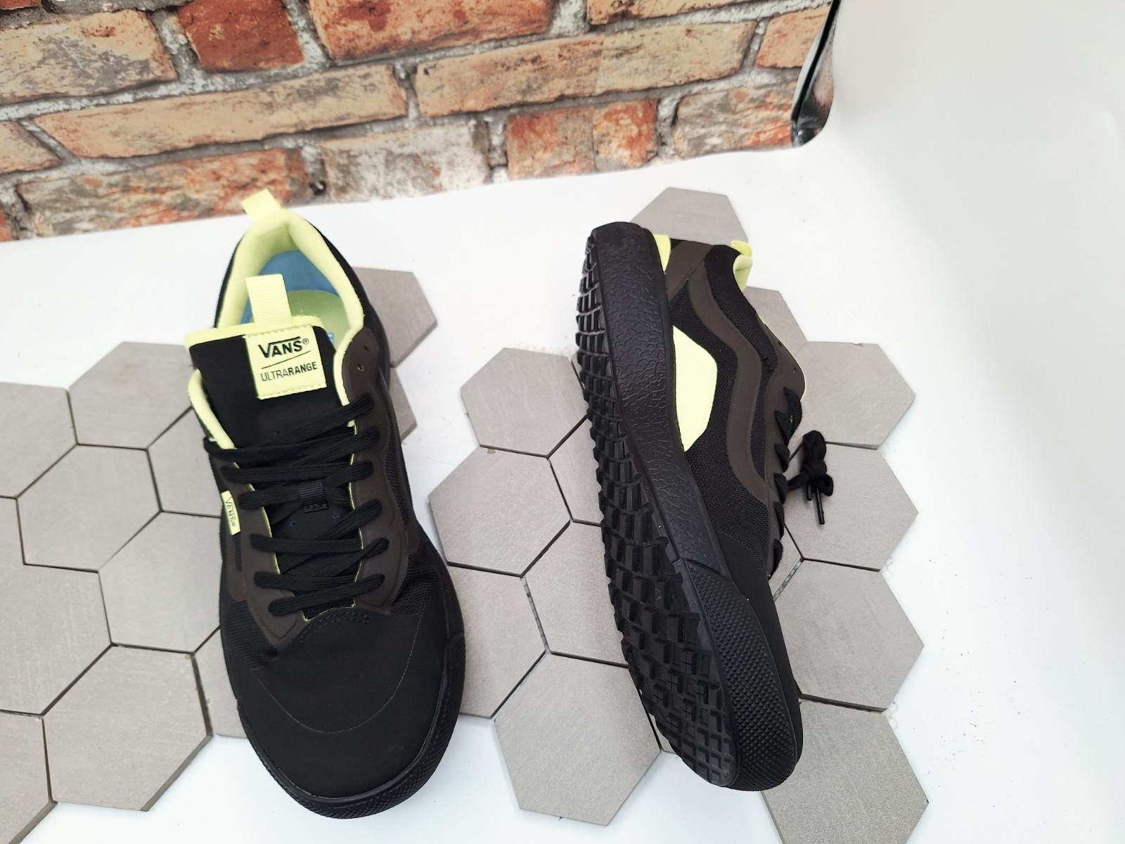 Men’s Sz 12 VANS MTE ULTRARANGE EXO Black Brown Yellow Neon Green FALL COLOR