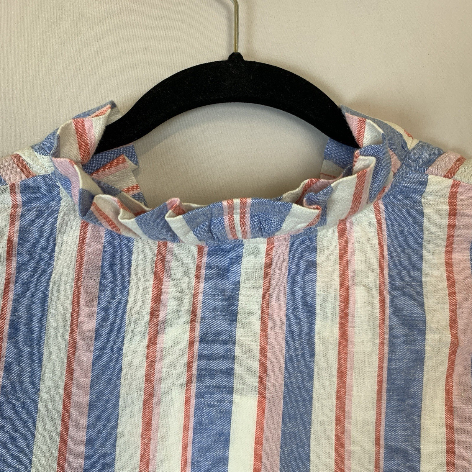 Crown Ivy Top Blouse Womens Medium Pink Blue Ivory Striped Sleeveless V Neck
