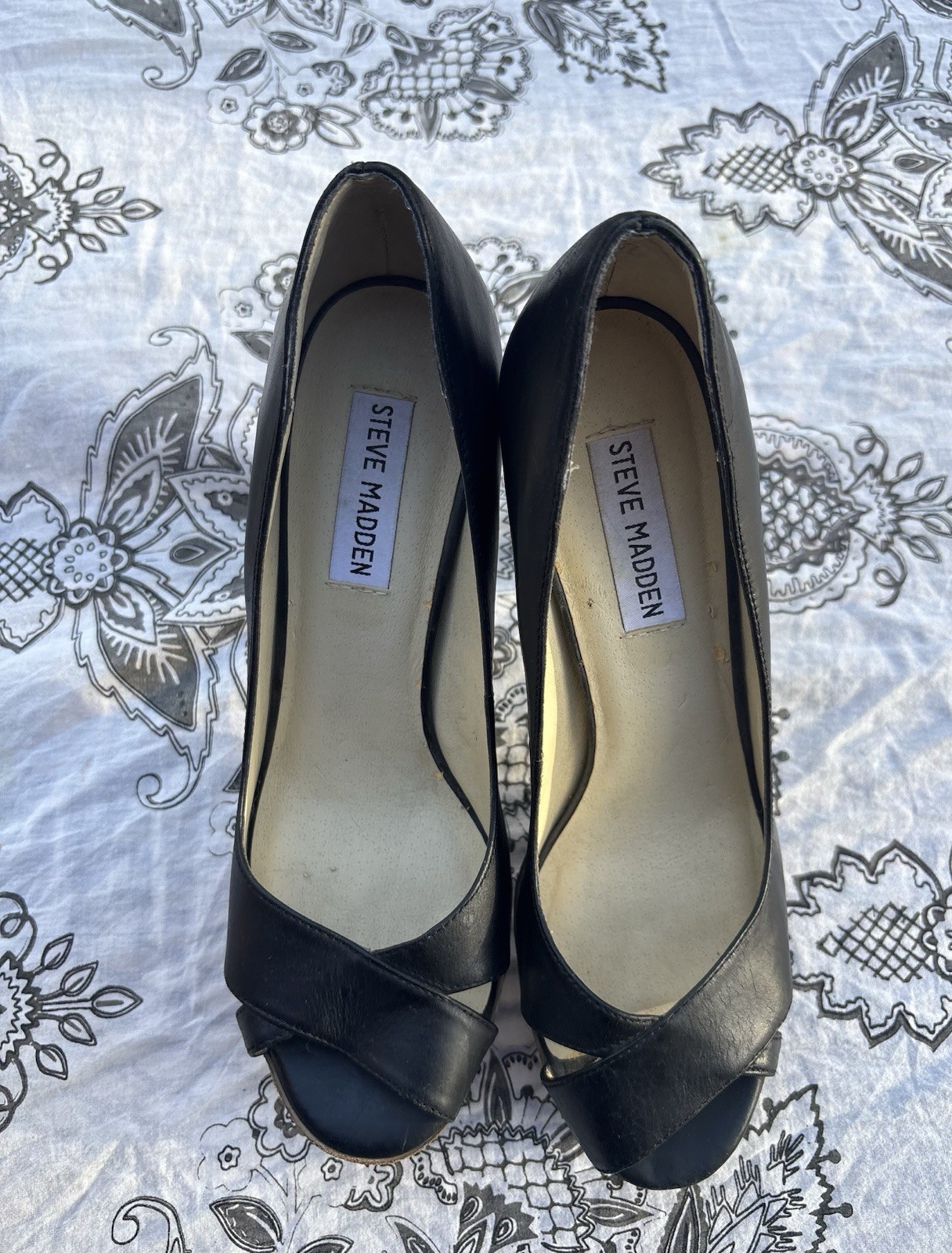Steve Madden Glamor Black Leather Heels Women’s Size 7.5 Heel height 4.5 inch