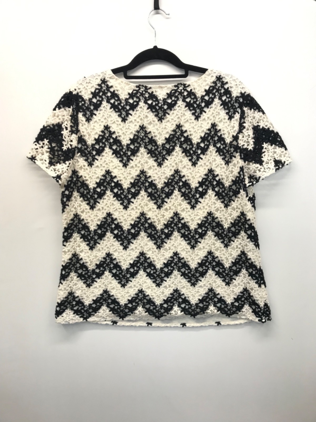 TALBOTS Blouse Top Shirt Women’s Size 16 Short Sleeve Chevron White Black Lace