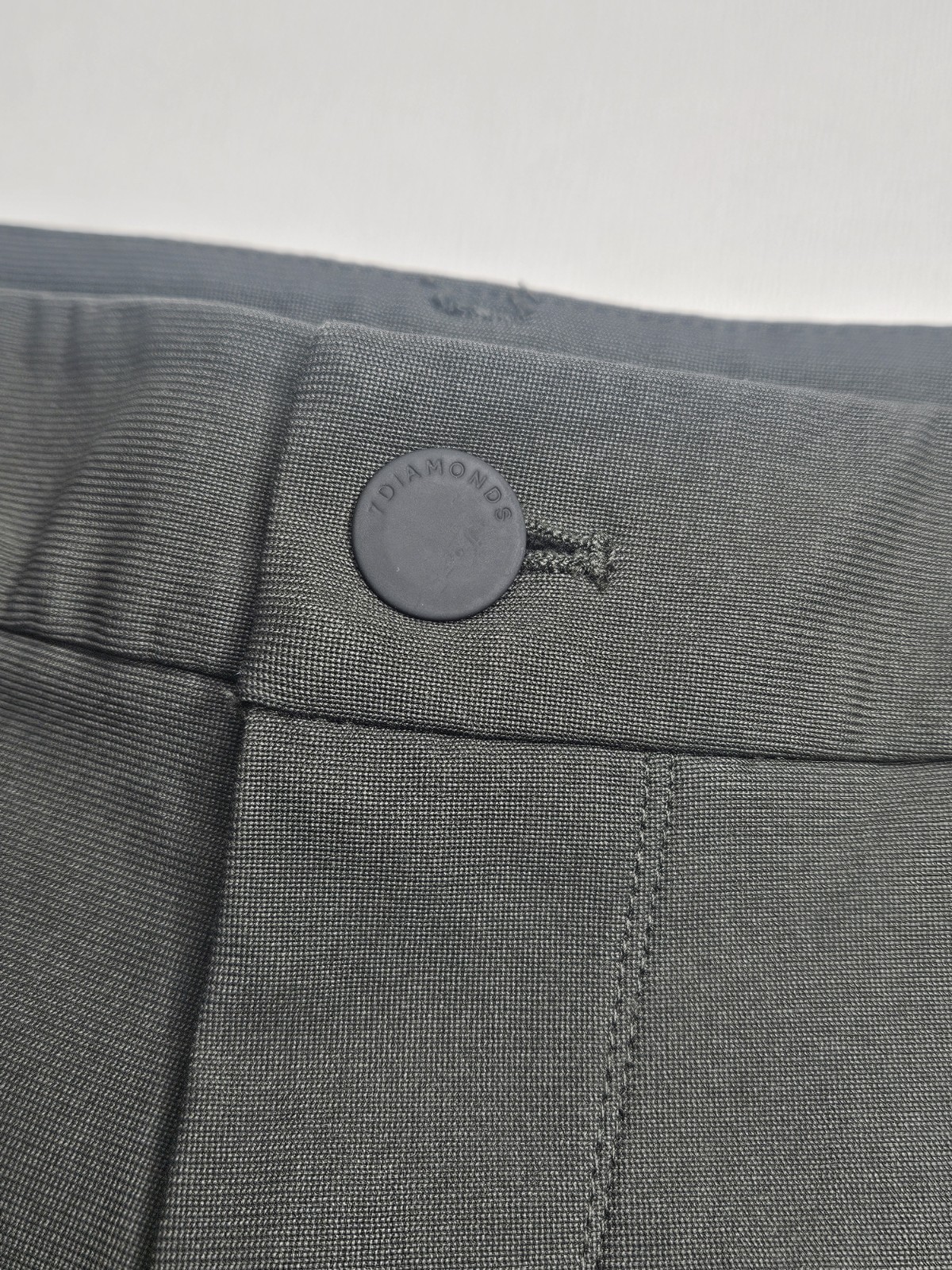 7D 7Diamonds Infinity Olive Green Shorts Men’s 30 Flat Front