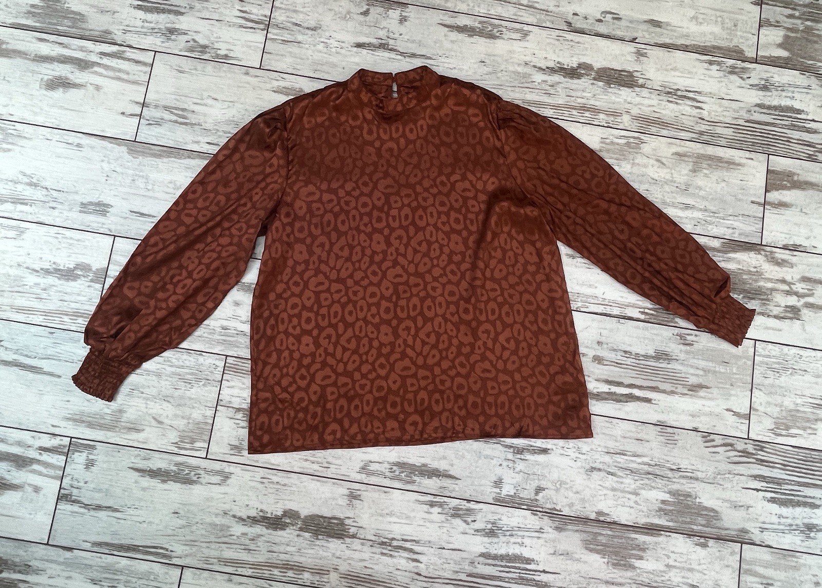 Lyaner NWOT Brown Satin Mock Neck Puff Sleeve Blouse XL Leopard Jacquard