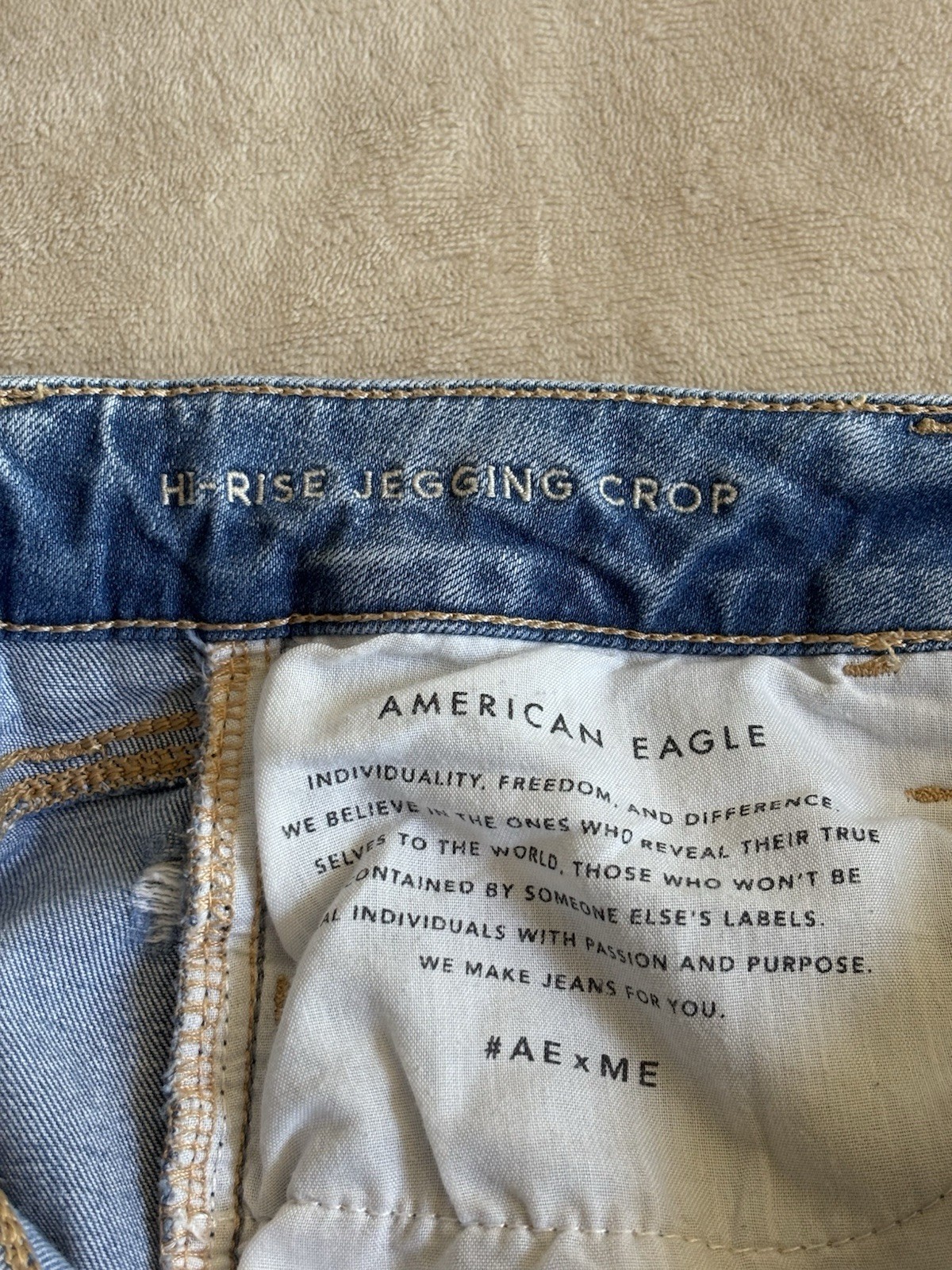 American Eagle Women’s Blue Light Wash High Rise Distressed Jegging