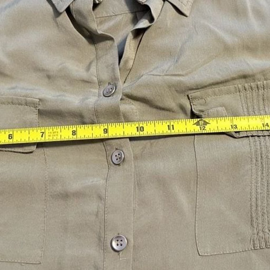 Chico’s Women’s Olive Green Rayon Roll Tab Sleeve Utility US size Small