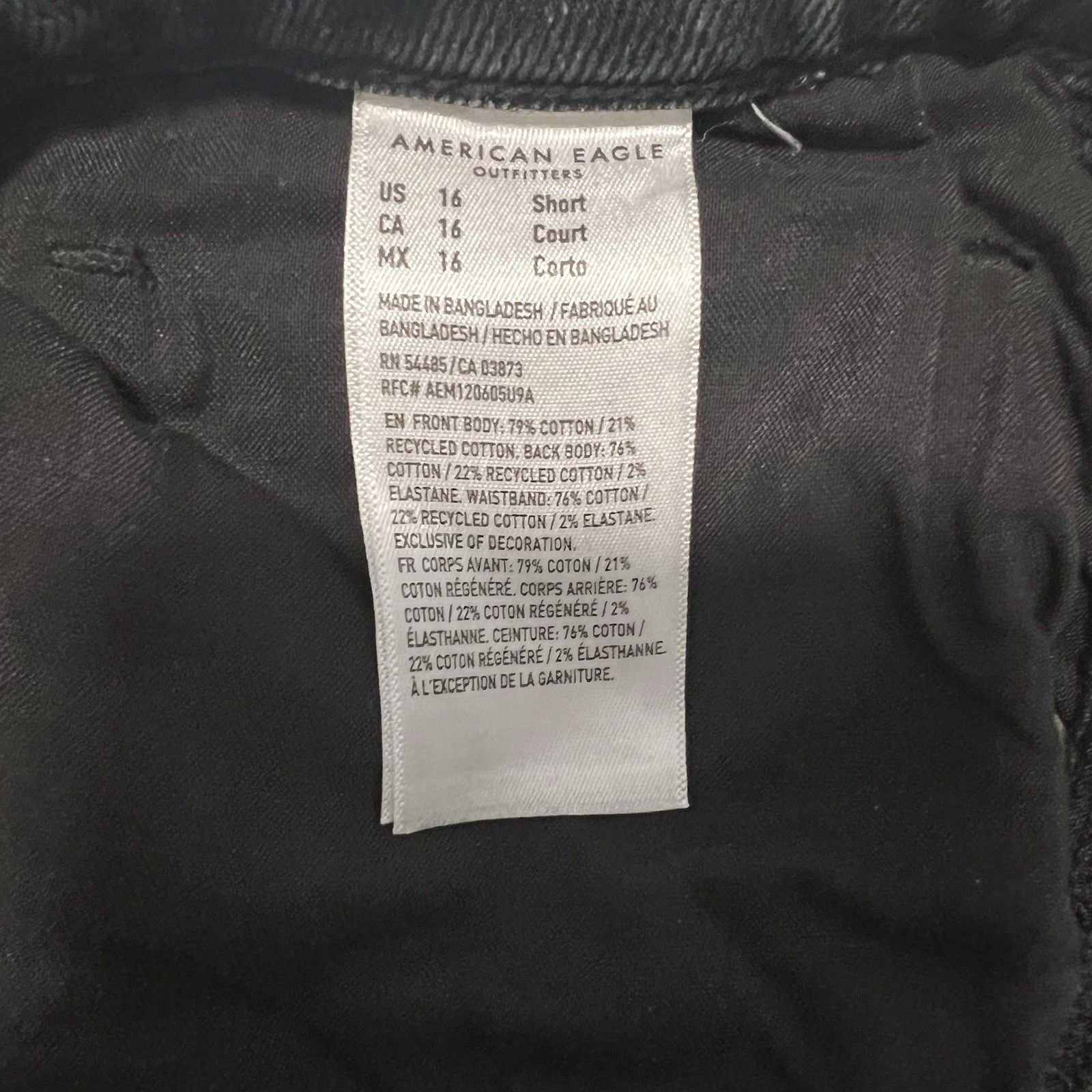 American Eagle Mom Jeans Women’s Size 16 Short Strigid Black