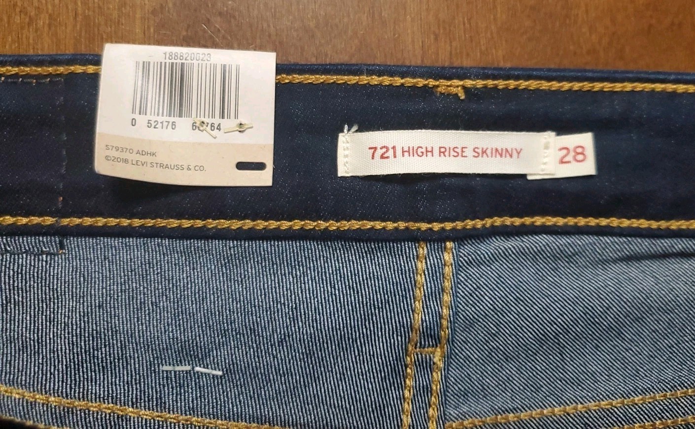 Levi’s 721 High Rise Skinny 28×30 Dark Blue Jeans Womens Brand New With Tags