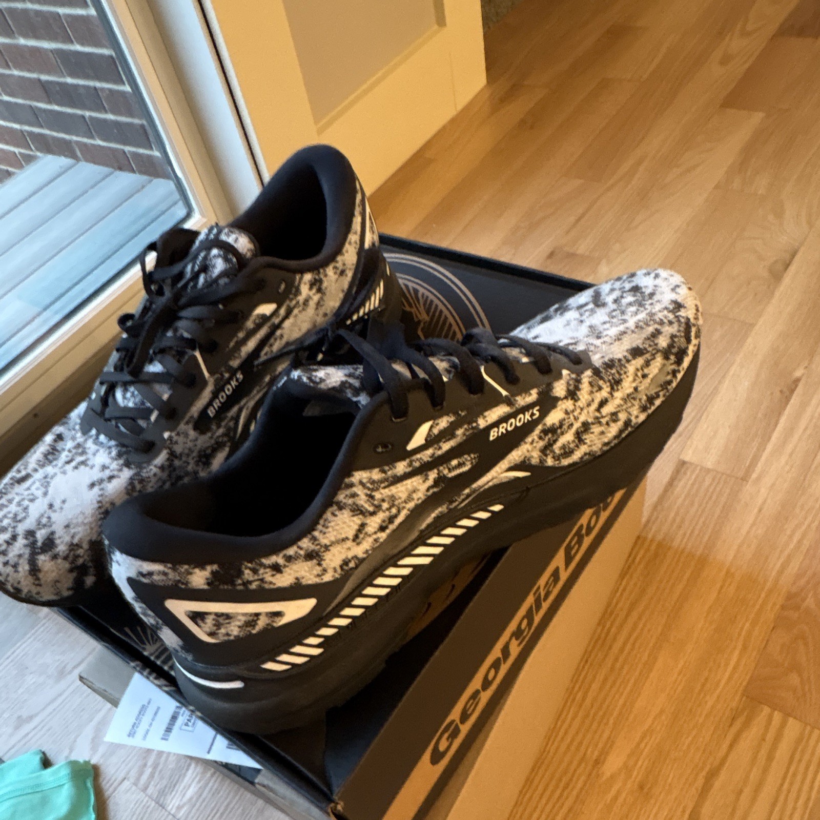 Brooks Adrenaline GTS 23 Men’s Running Sneaker 2E Wide Grey/Black/White