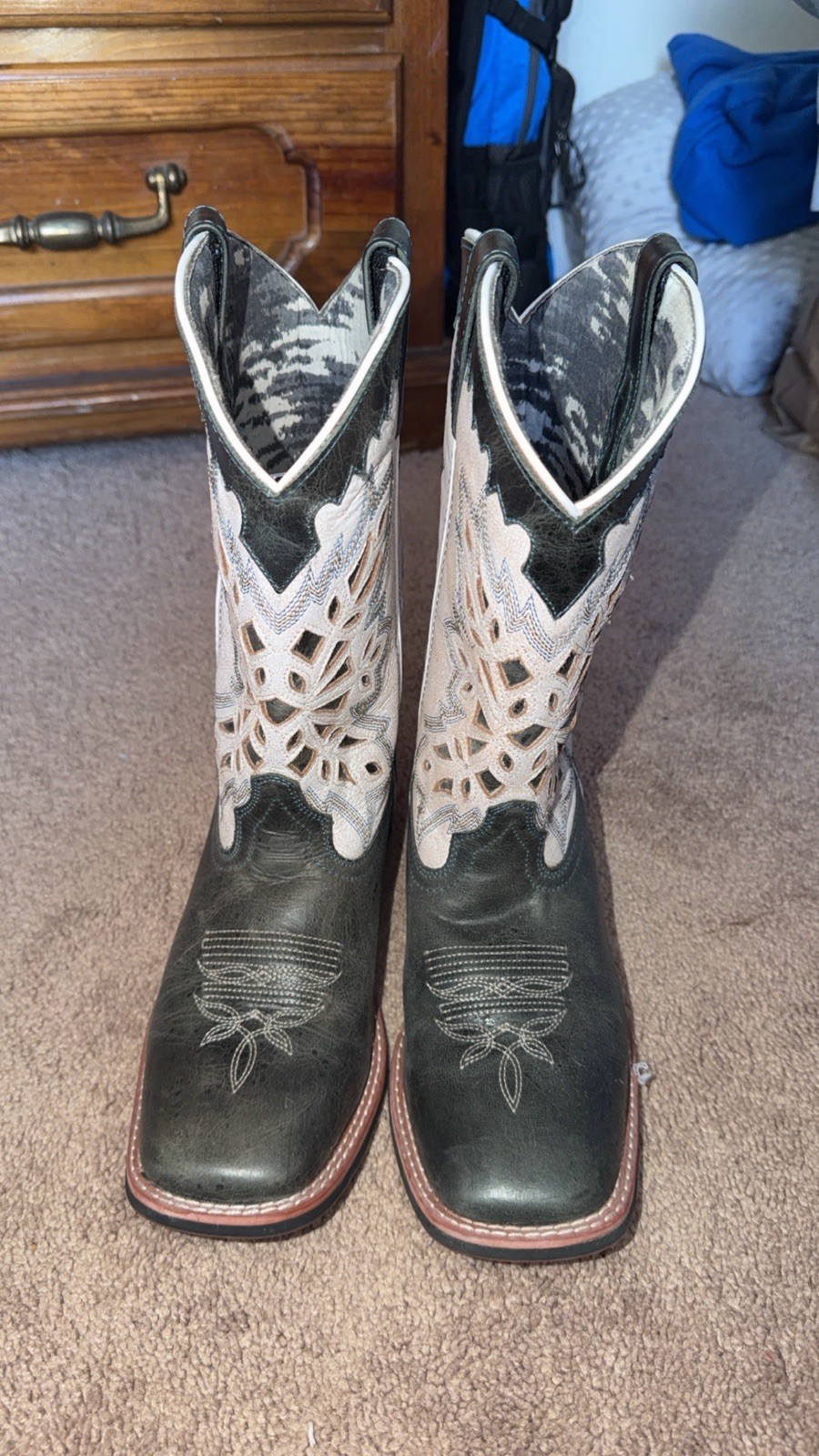 Laredo Women’s Turquoise And White Cowboy Boots Size 9.5 (only Worn Twice)