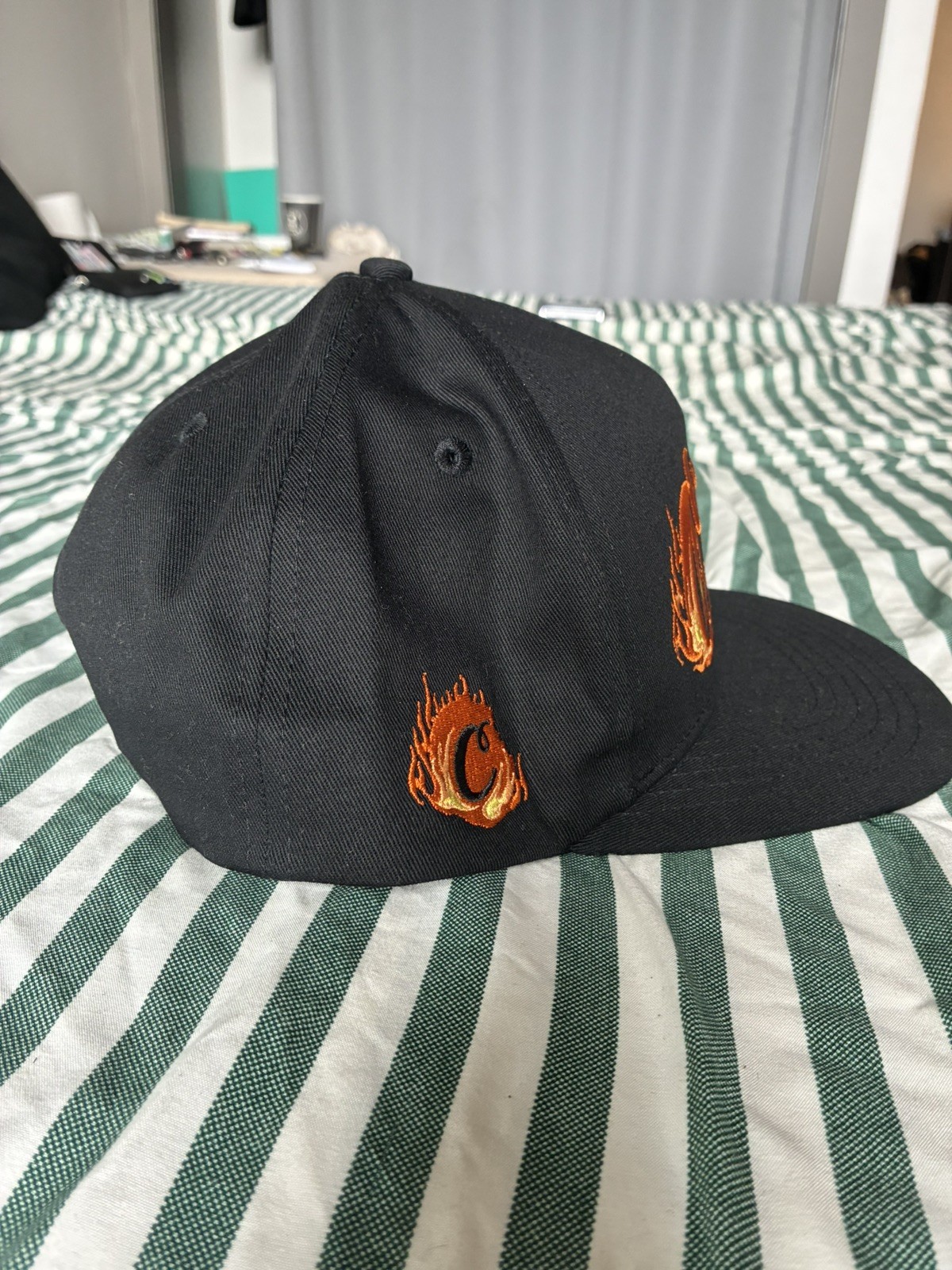 Cookies World On Fire Snapback Hat Black Flame Logo Adjustable Cap Zumiez NWT