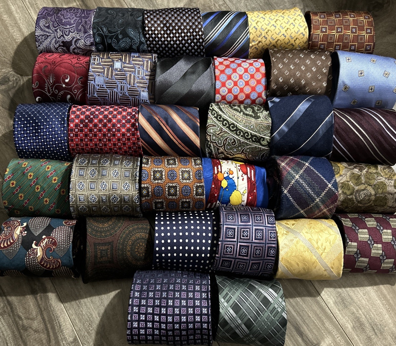 Lot of 35 All Silk Mens Neckties Quilt Patchwork Craft Repurpose Mix Patterns
