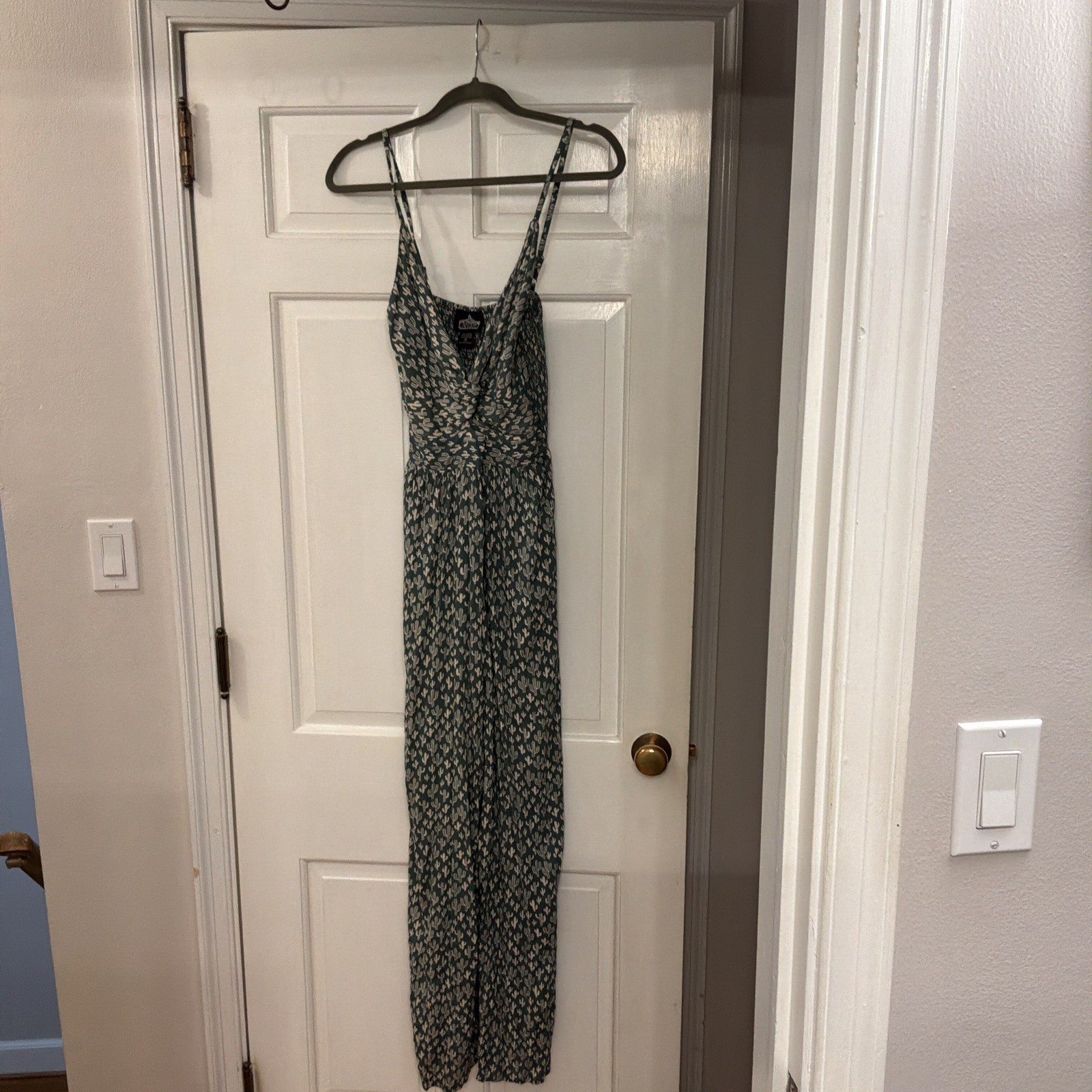 Angie Women’s Green/White Cactus Smocked V-Neck Spaghetti Strap Jumpsuit M
